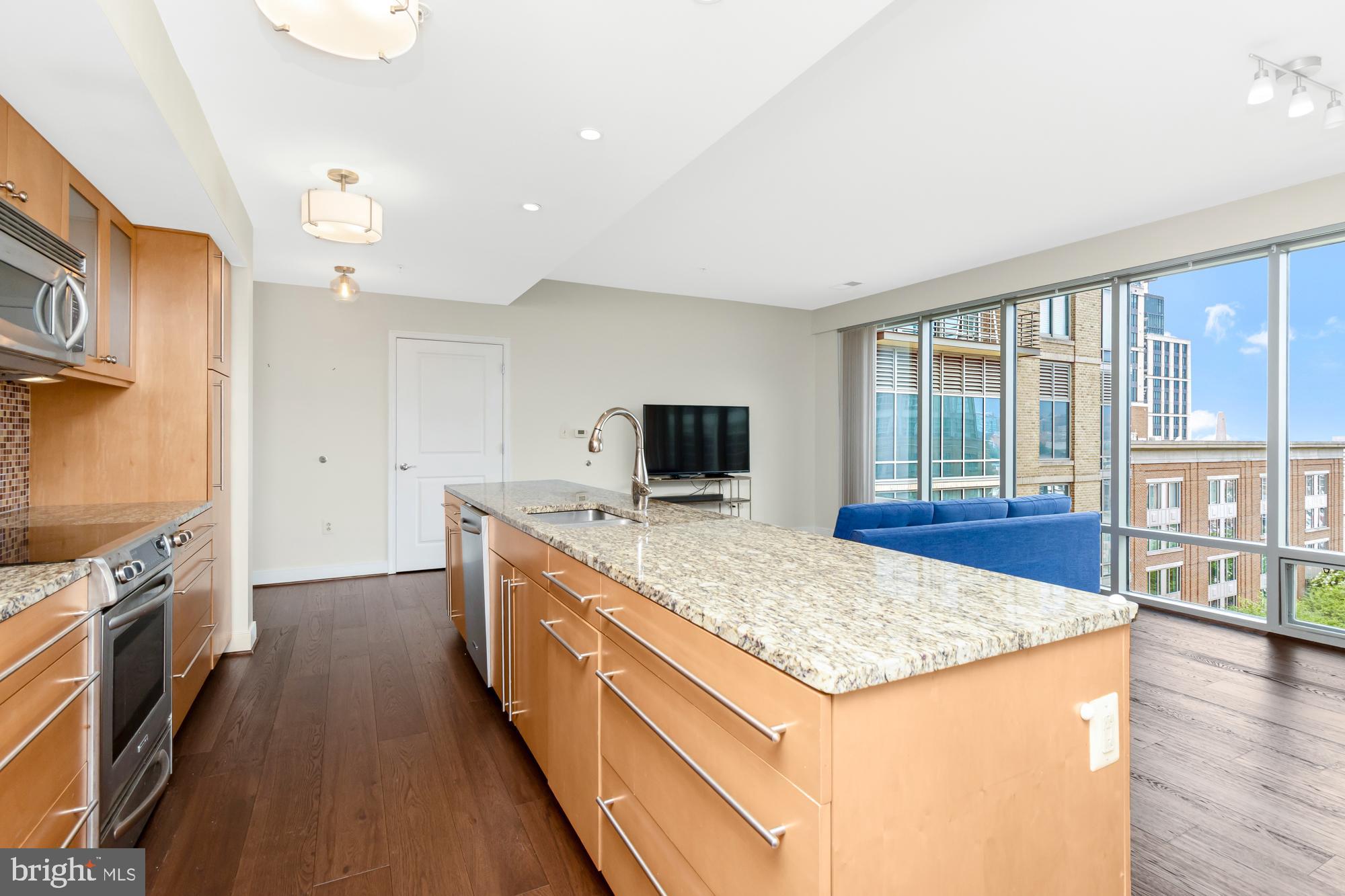 HARBOR EAST - Residential