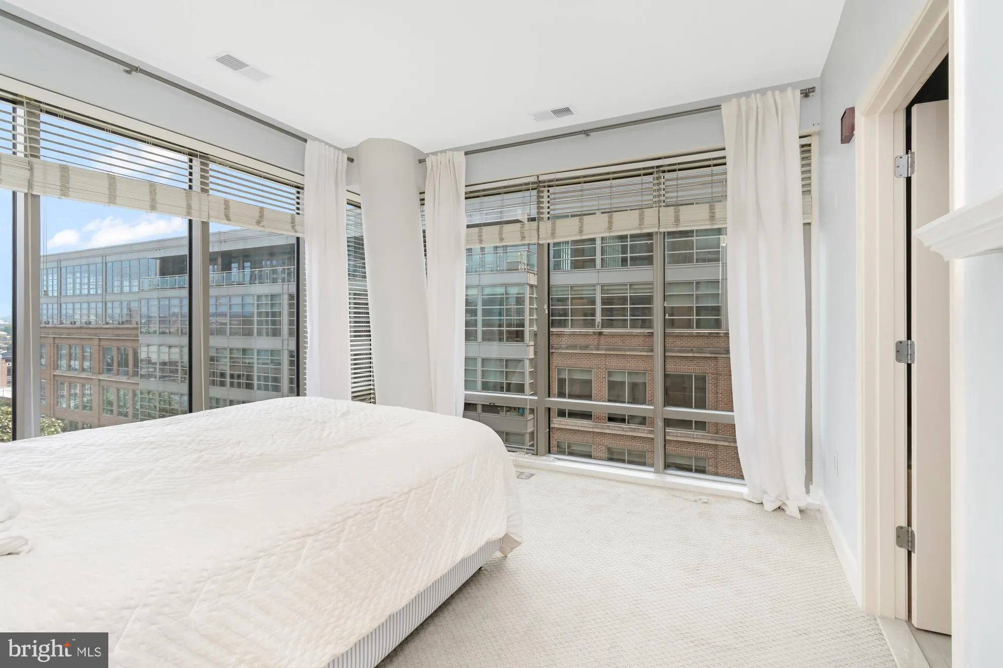 Baltimore, Maryland 21202, United States, 2 Bedrooms Bedrooms, ,2 BathroomsBathrooms,Residential,Active,183621