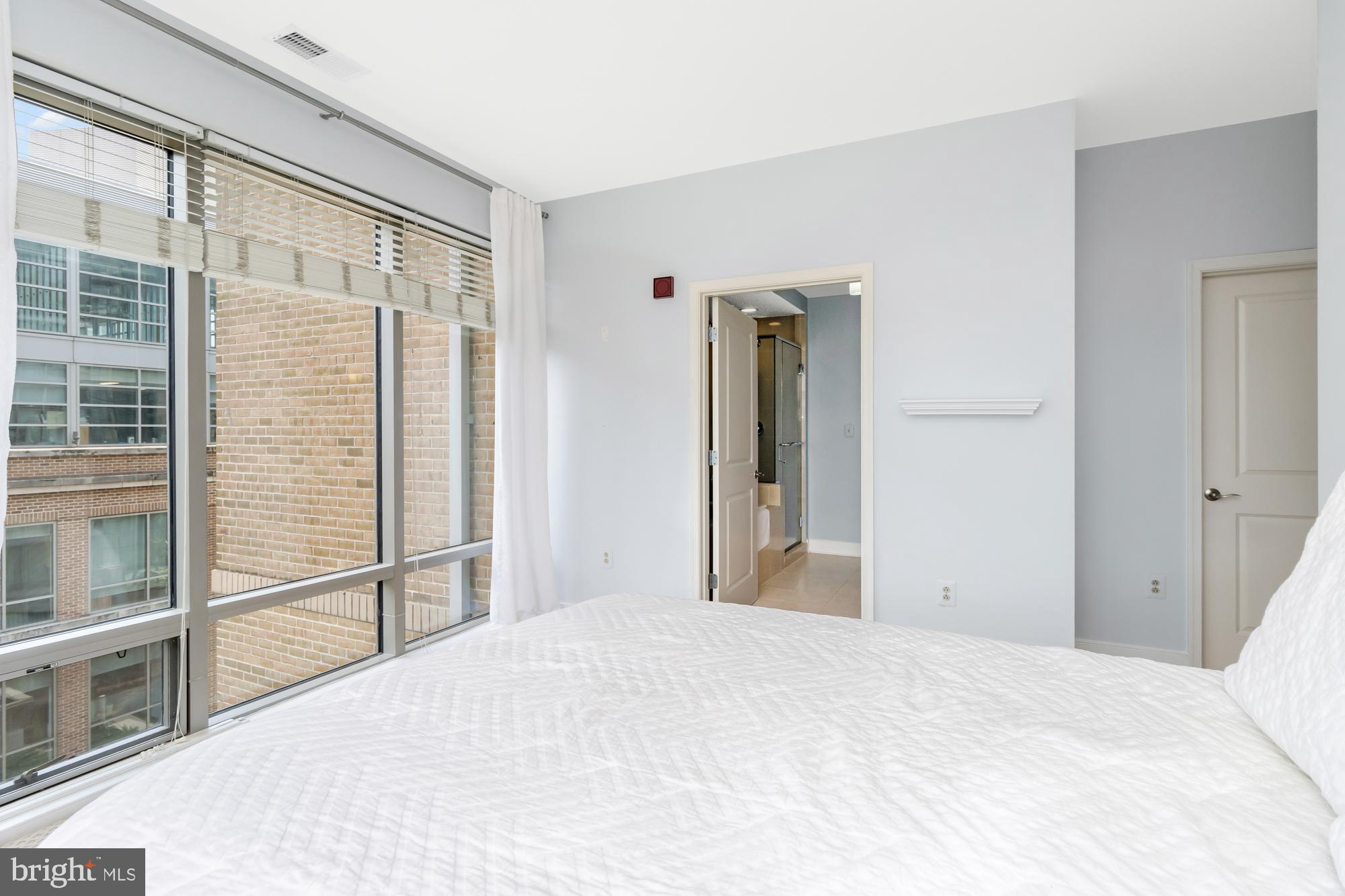 HARBOR EAST - Residential