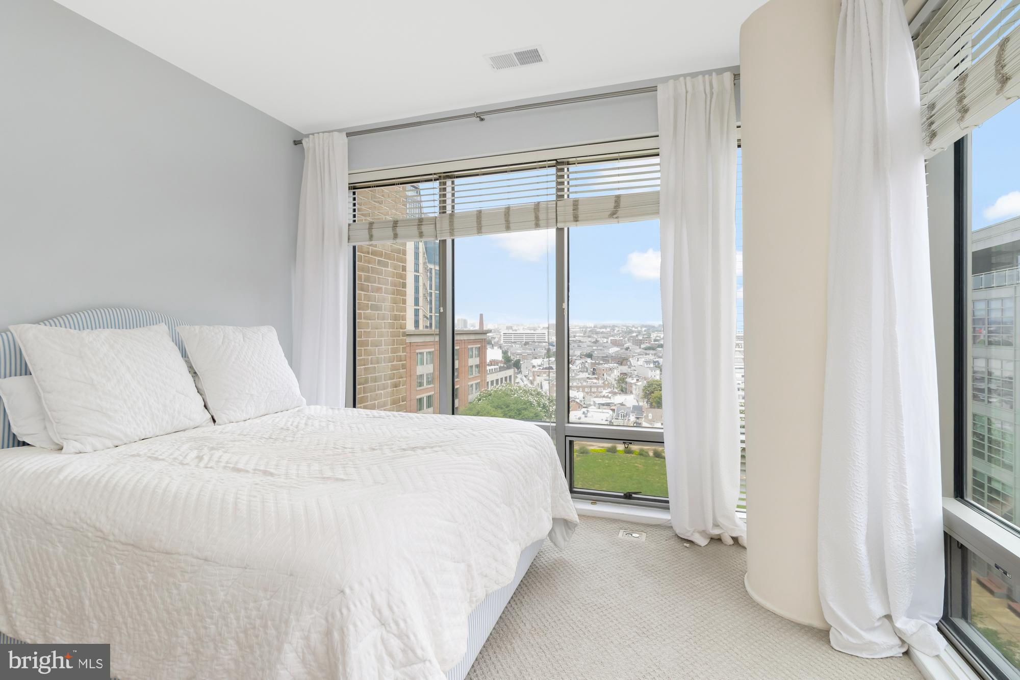 HARBOR EAST - Residential