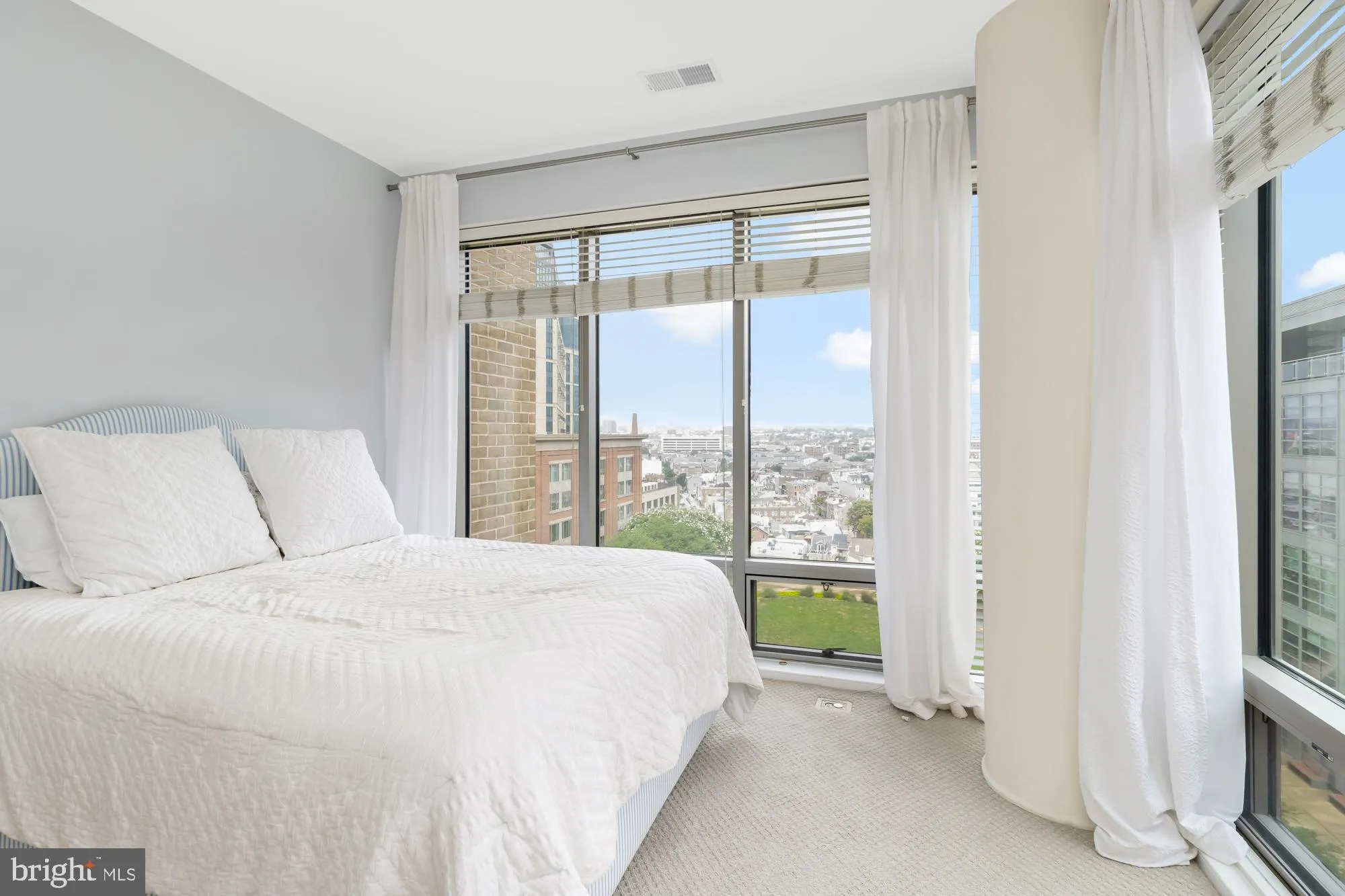 Baltimore, Maryland 21202, United States, 2 Bedrooms Bedrooms, ,2 BathroomsBathrooms,Residential,Active,183621