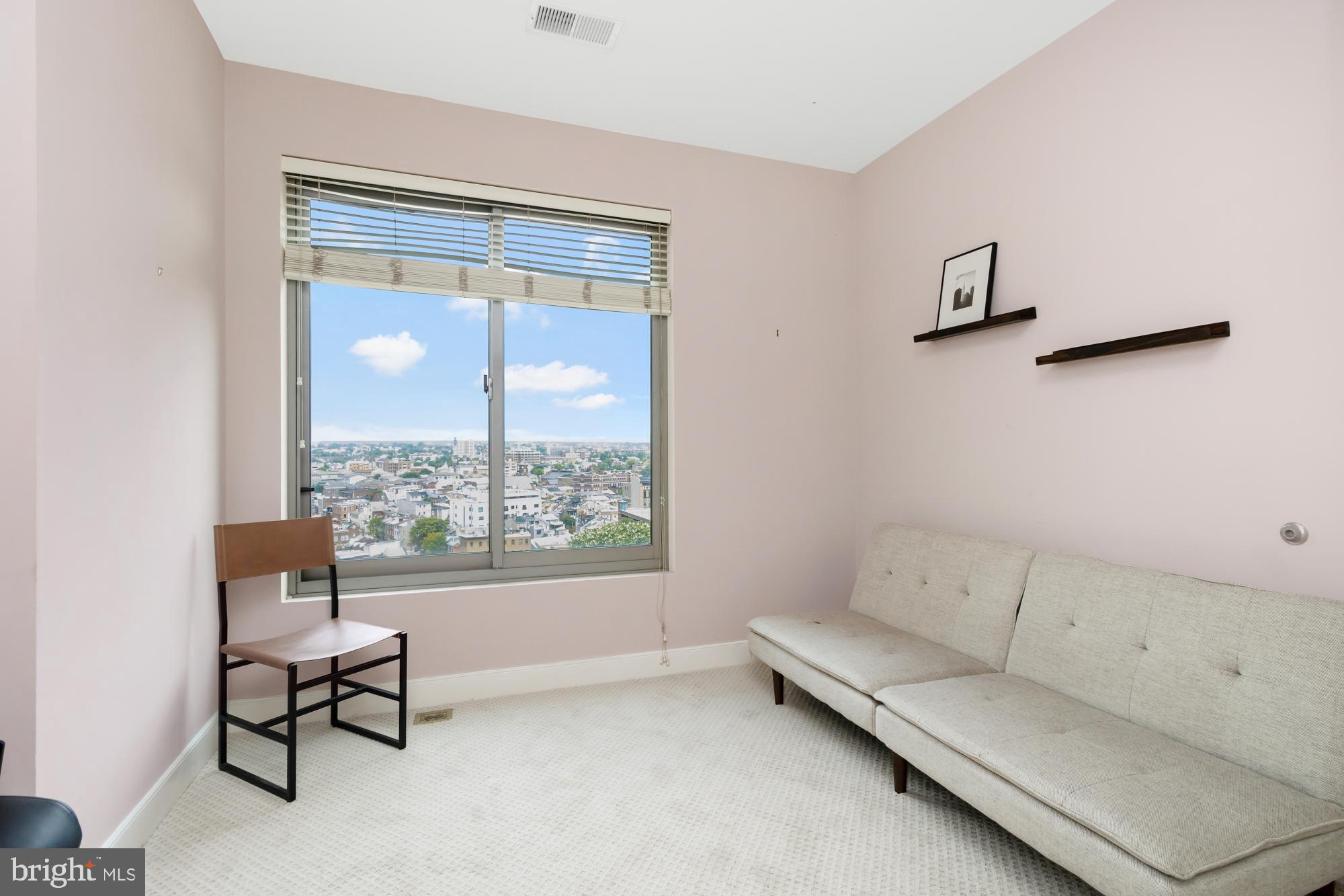 HARBOR EAST - Residential