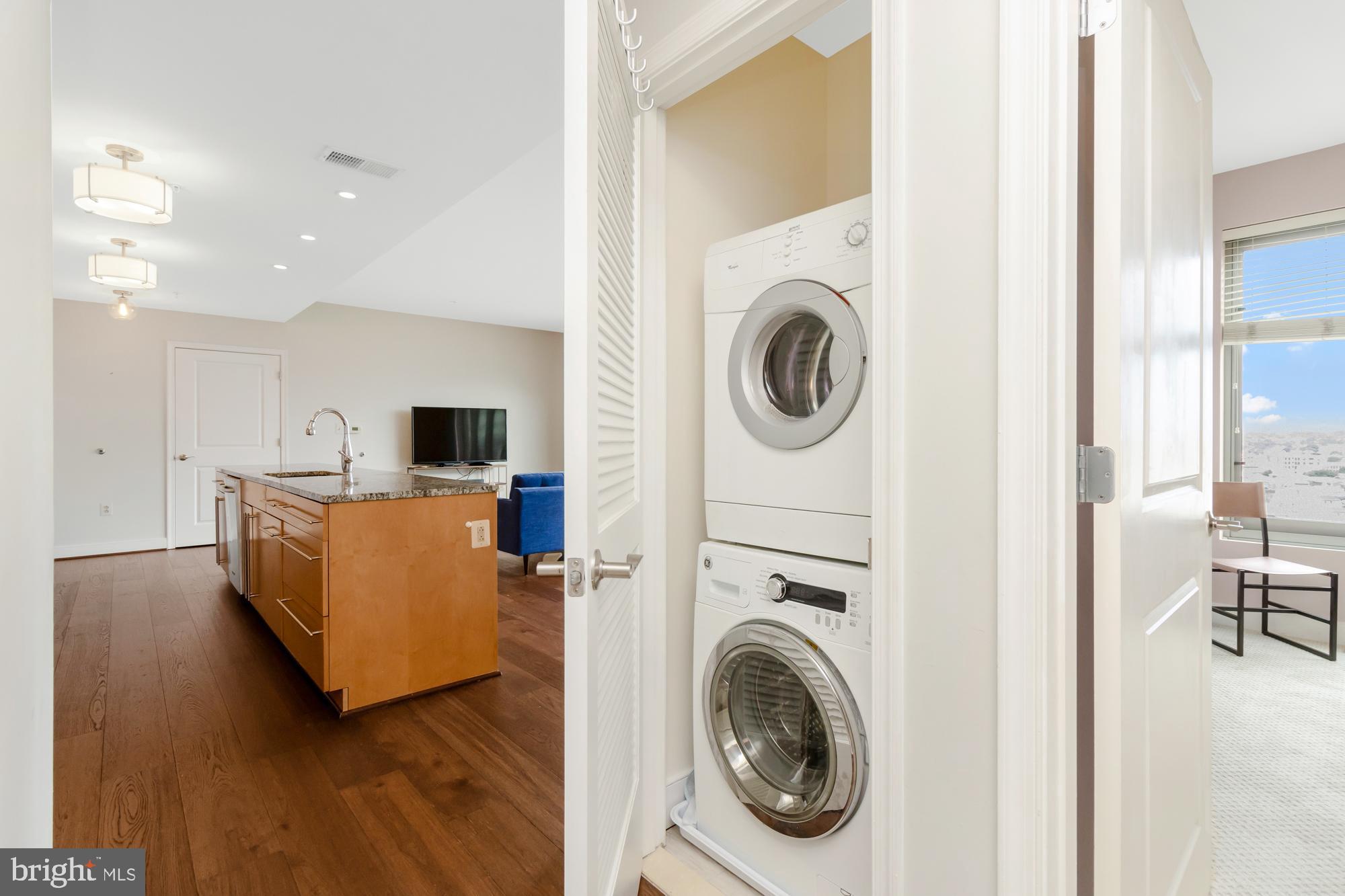 HARBOR EAST - Residential