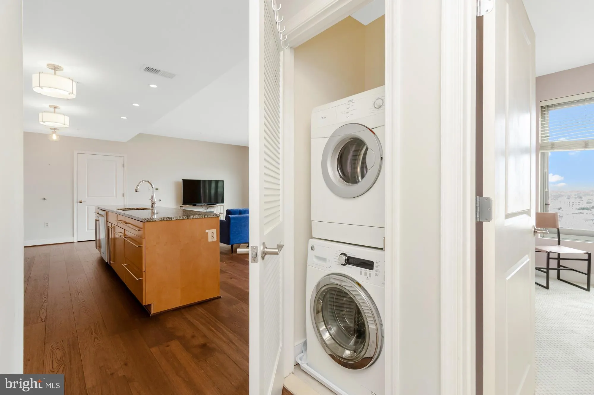 Baltimore, Maryland 21202, United States, 2 Bedrooms Bedrooms, ,2 BathroomsBathrooms,Residential,Active,183621