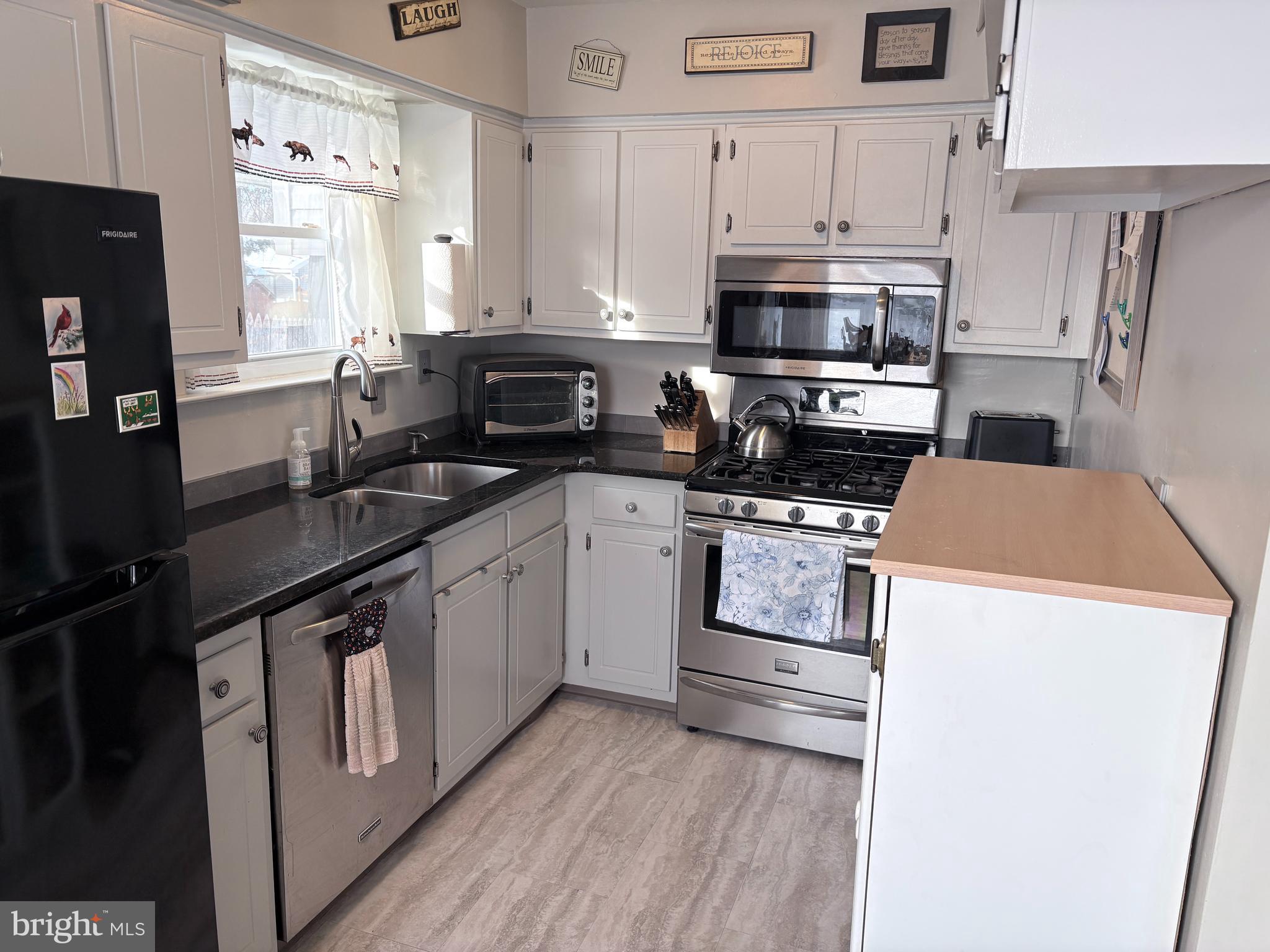 LORANE ORCHARD - Residential