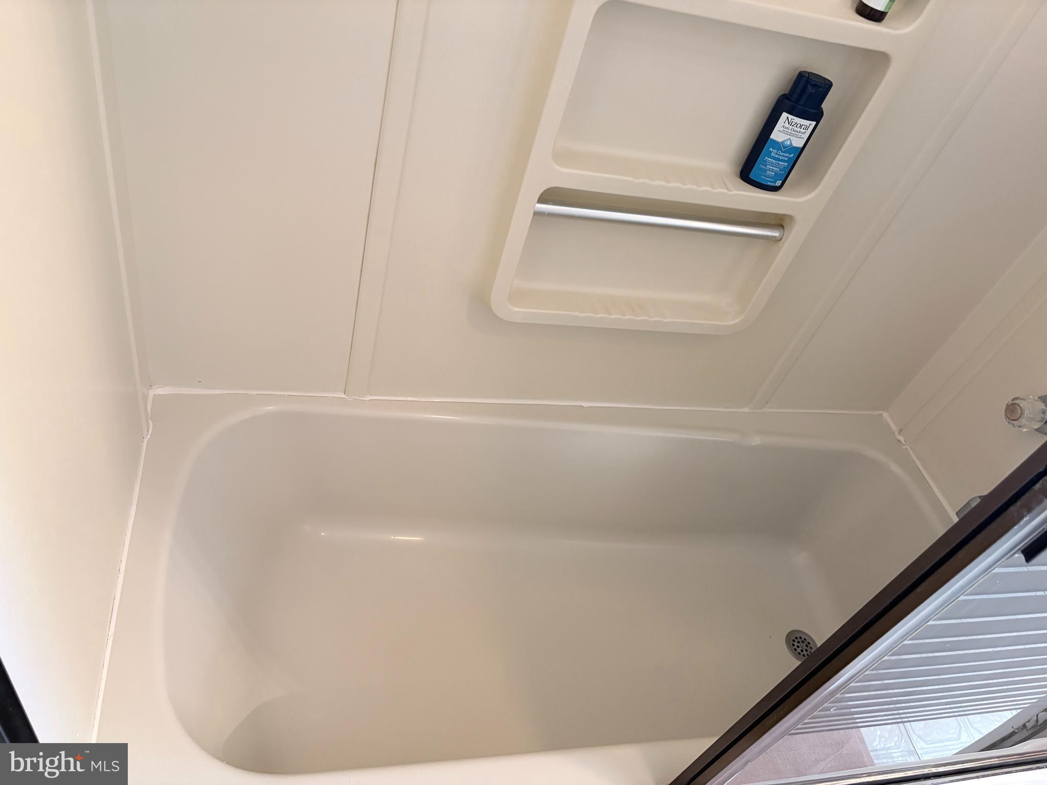 LORANE ORCHARD - Residential