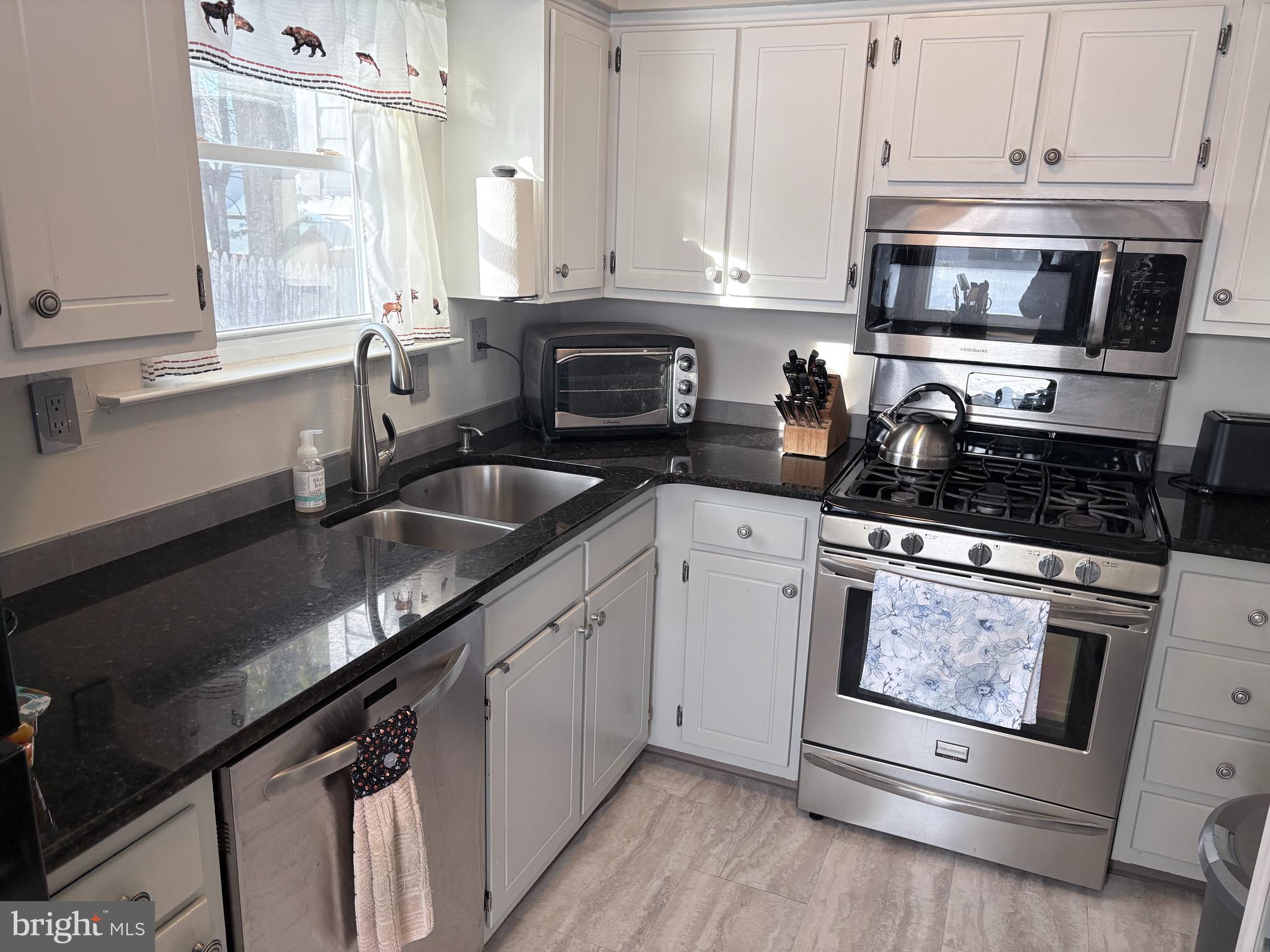 LORANE ORCHARD - Residential