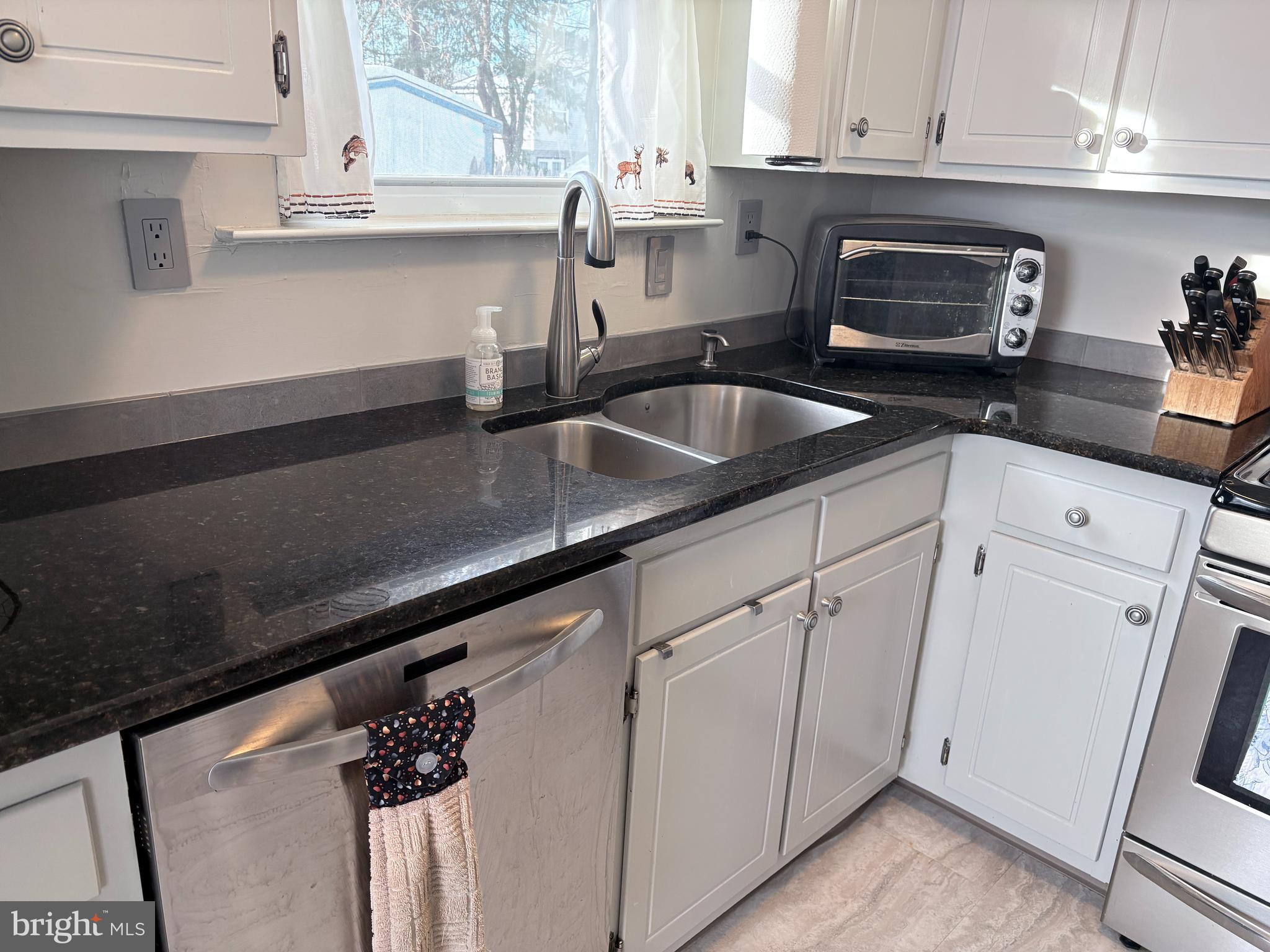 LORANE ORCHARD - Residential