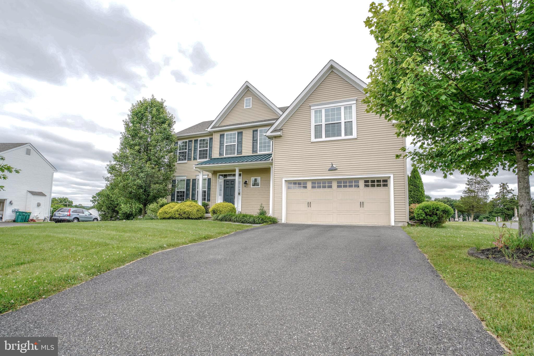 FAIRBROOK - Residential