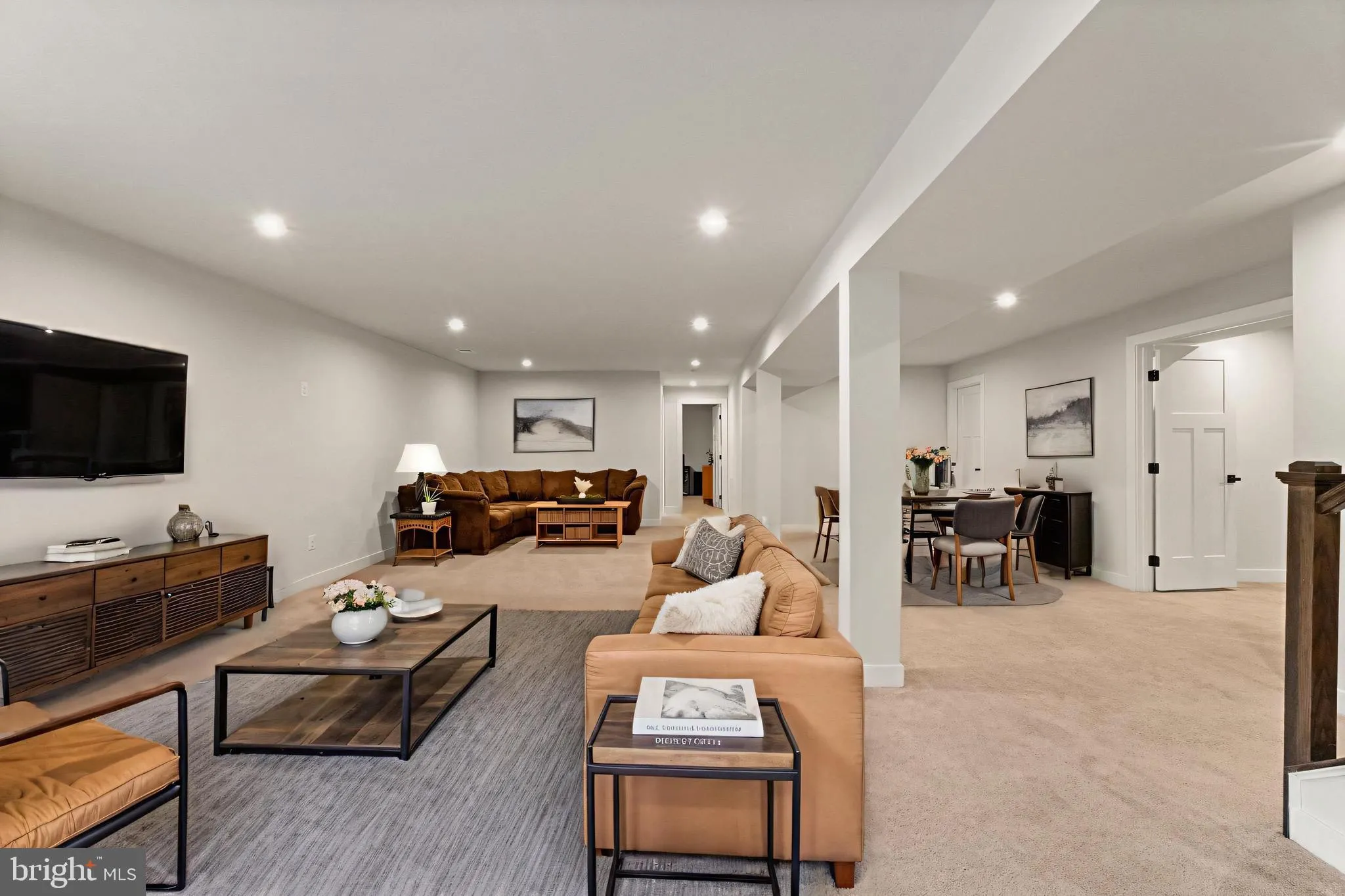 Warrenton, Virginia 20187, United States, 7 Bedrooms Bedrooms, ,5 BathroomsBathrooms,Residential,Active,213551