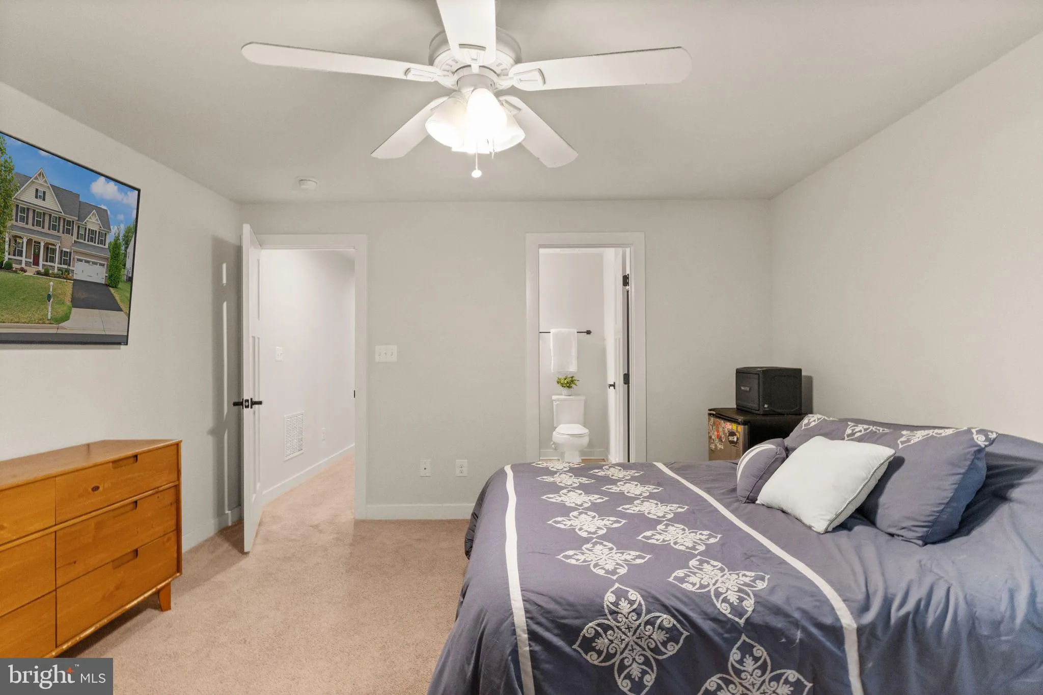 Warrenton, Virginia 20187, United States, 7 Bedrooms Bedrooms, ,5 BathroomsBathrooms,Residential,Active,213551