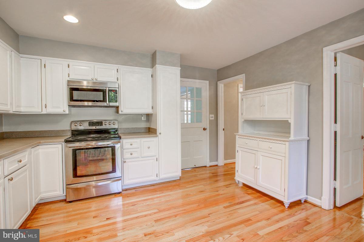 BRADLEY HILLS - Residential Lease