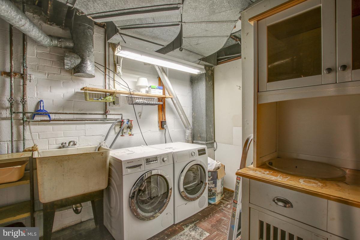 BRADLEY HILLS - Residential Lease