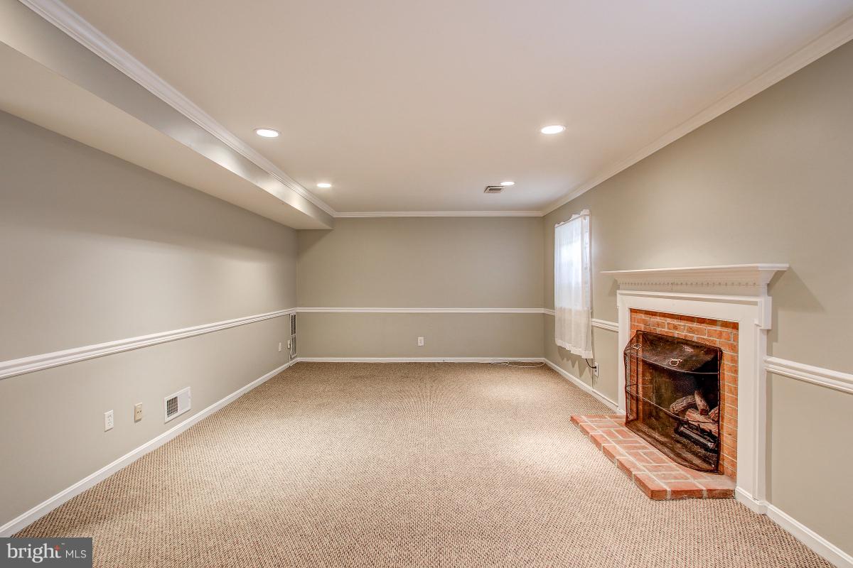 BRADLEY HILLS - Residential Lease