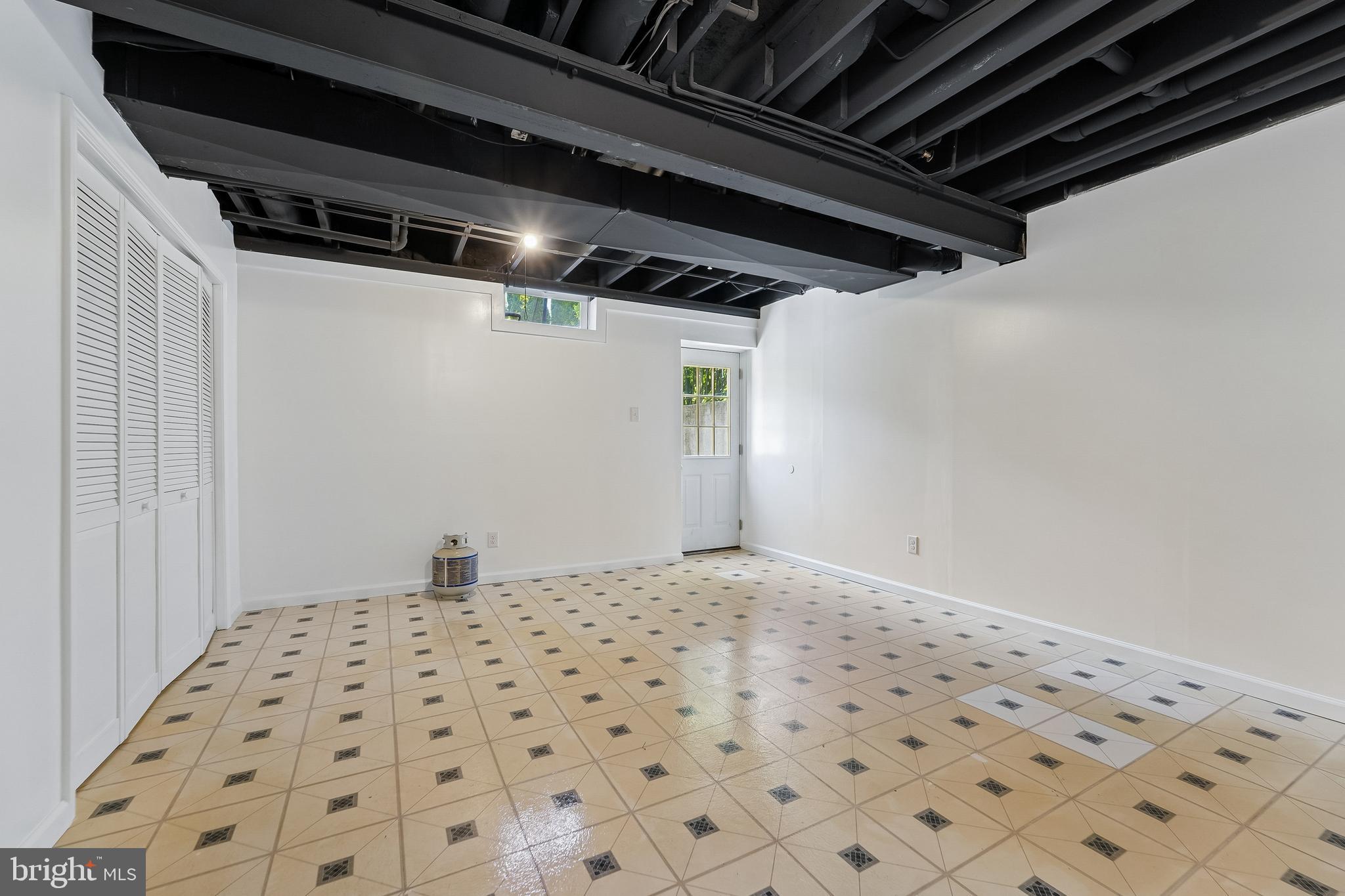 REISTERSTOWN VILLAGE - Residential