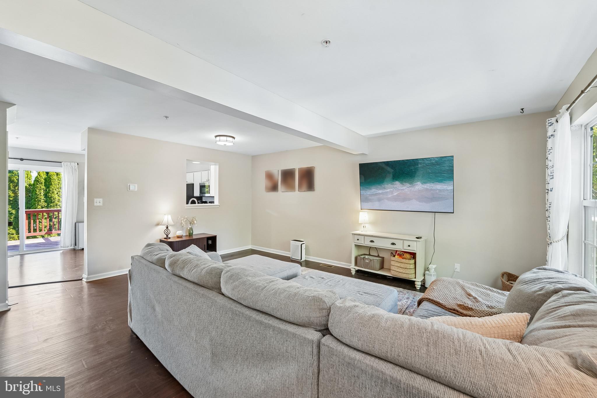 REISTERSTOWN VILLAGE - Residential