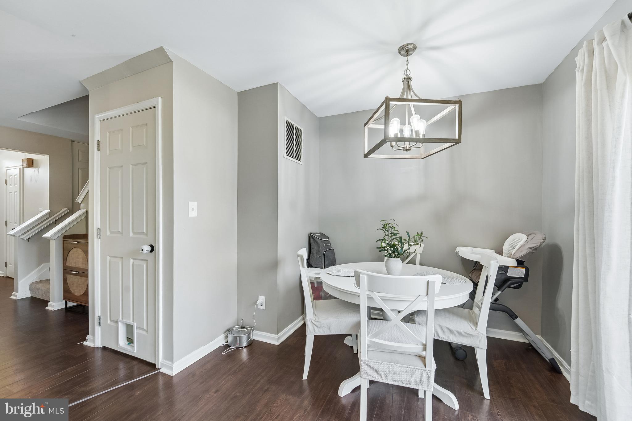 REISTERSTOWN VILLAGE - Residential