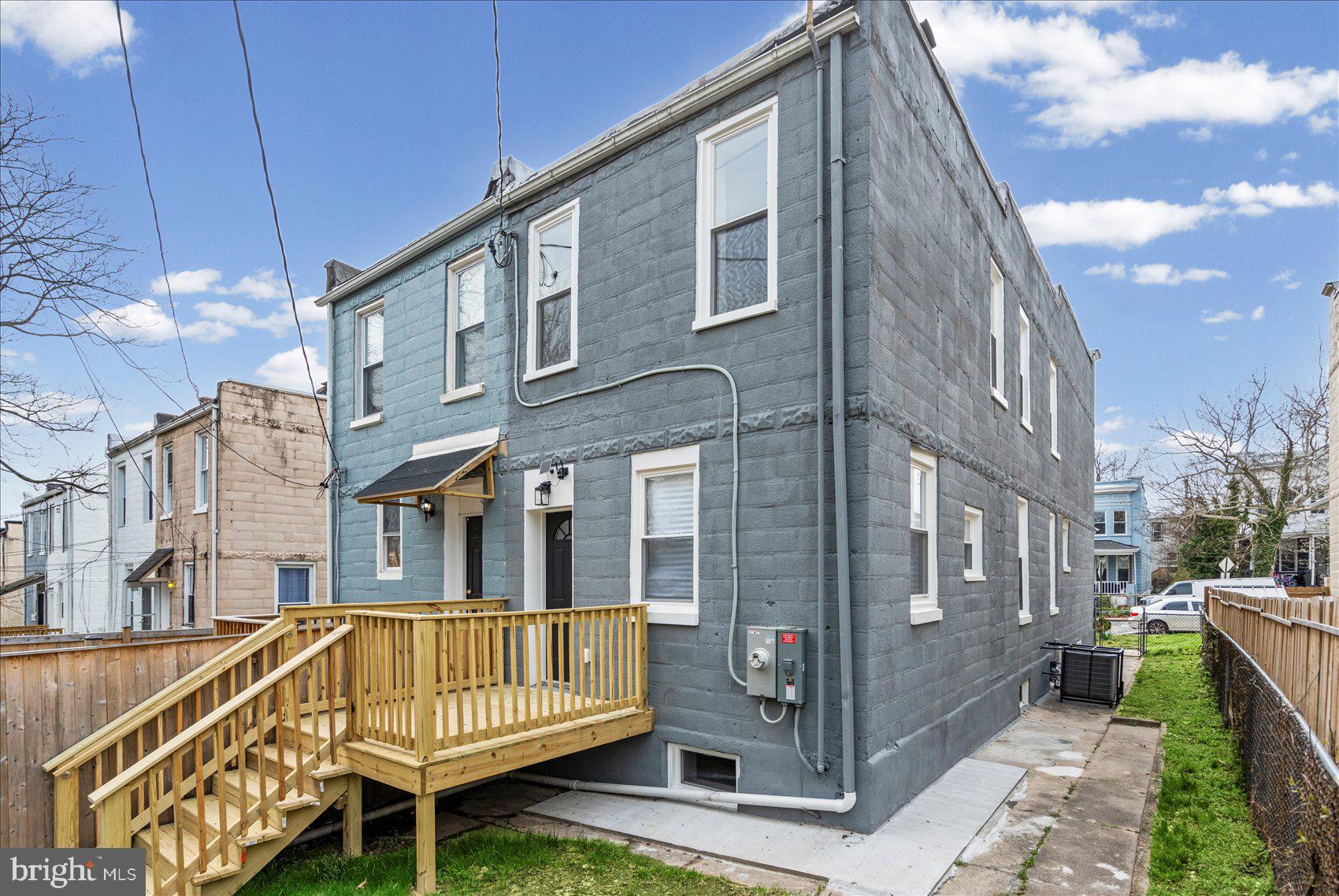 PEN LUCY - Residential