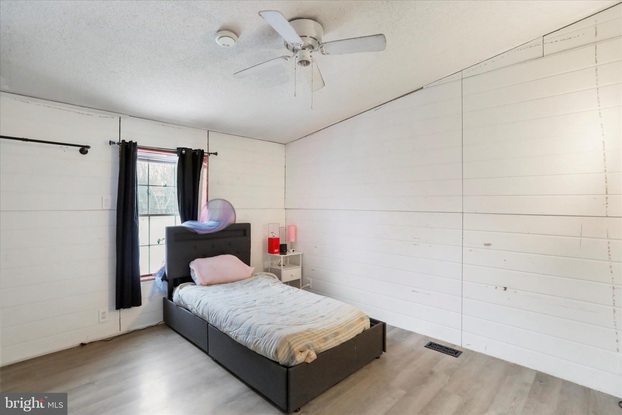 PINEPOINTE - Residential