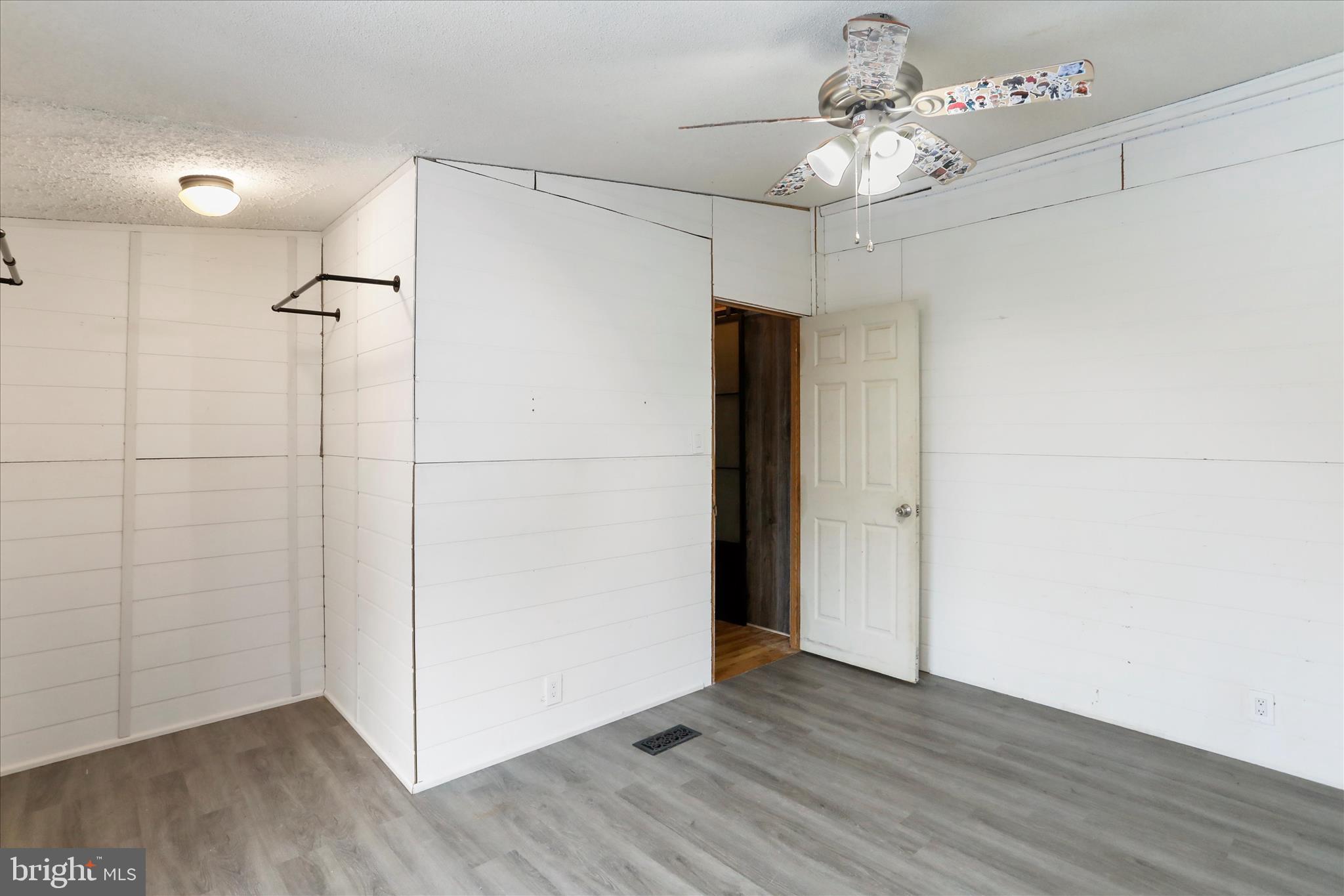 PINEPOINTE - Residential