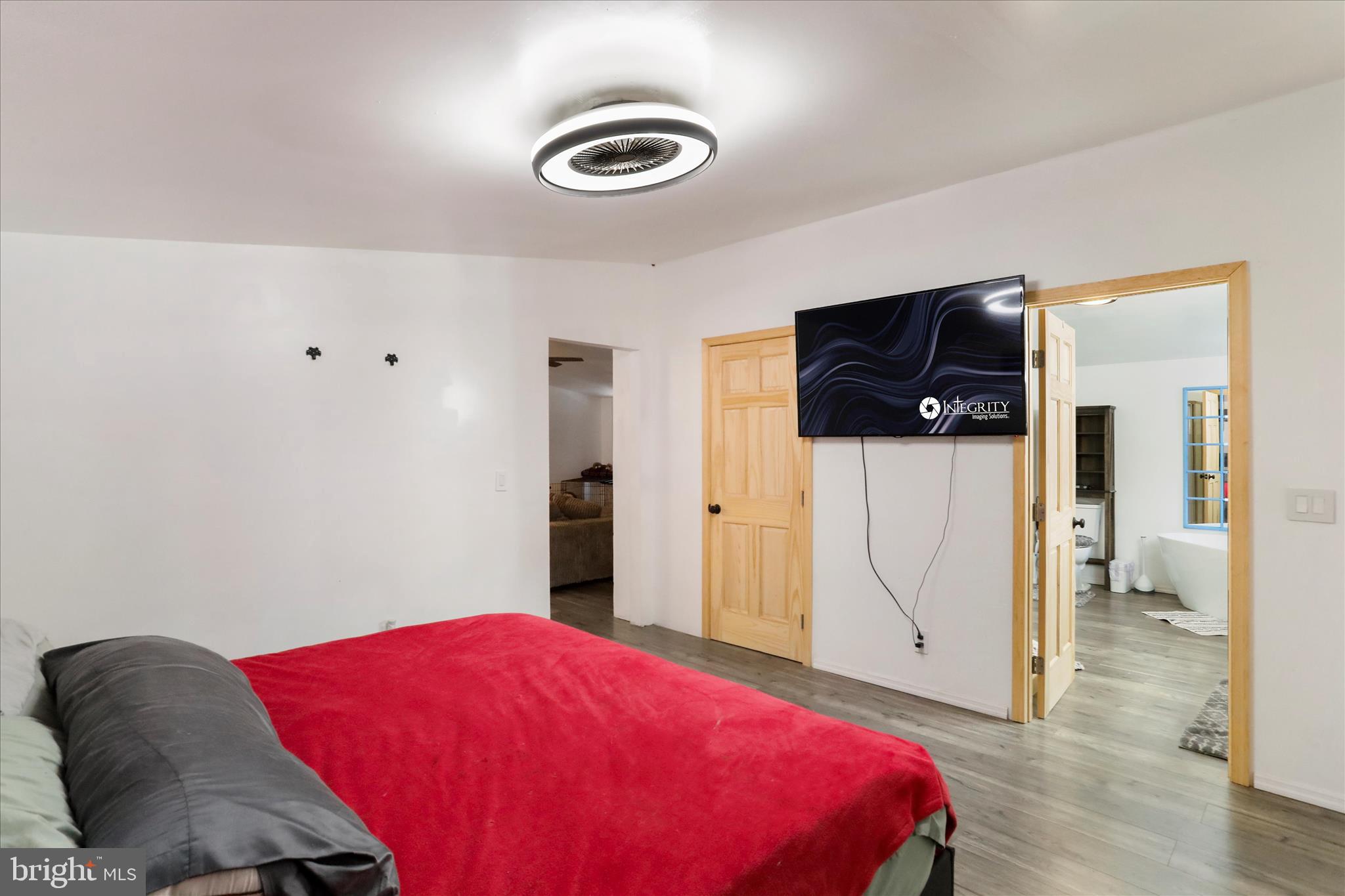 PINEPOINTE - Residential