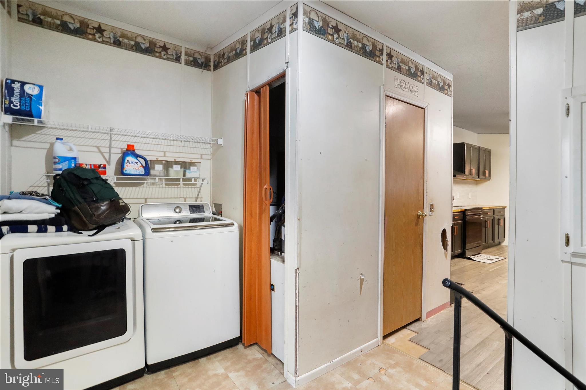 PINEPOINTE - Residential