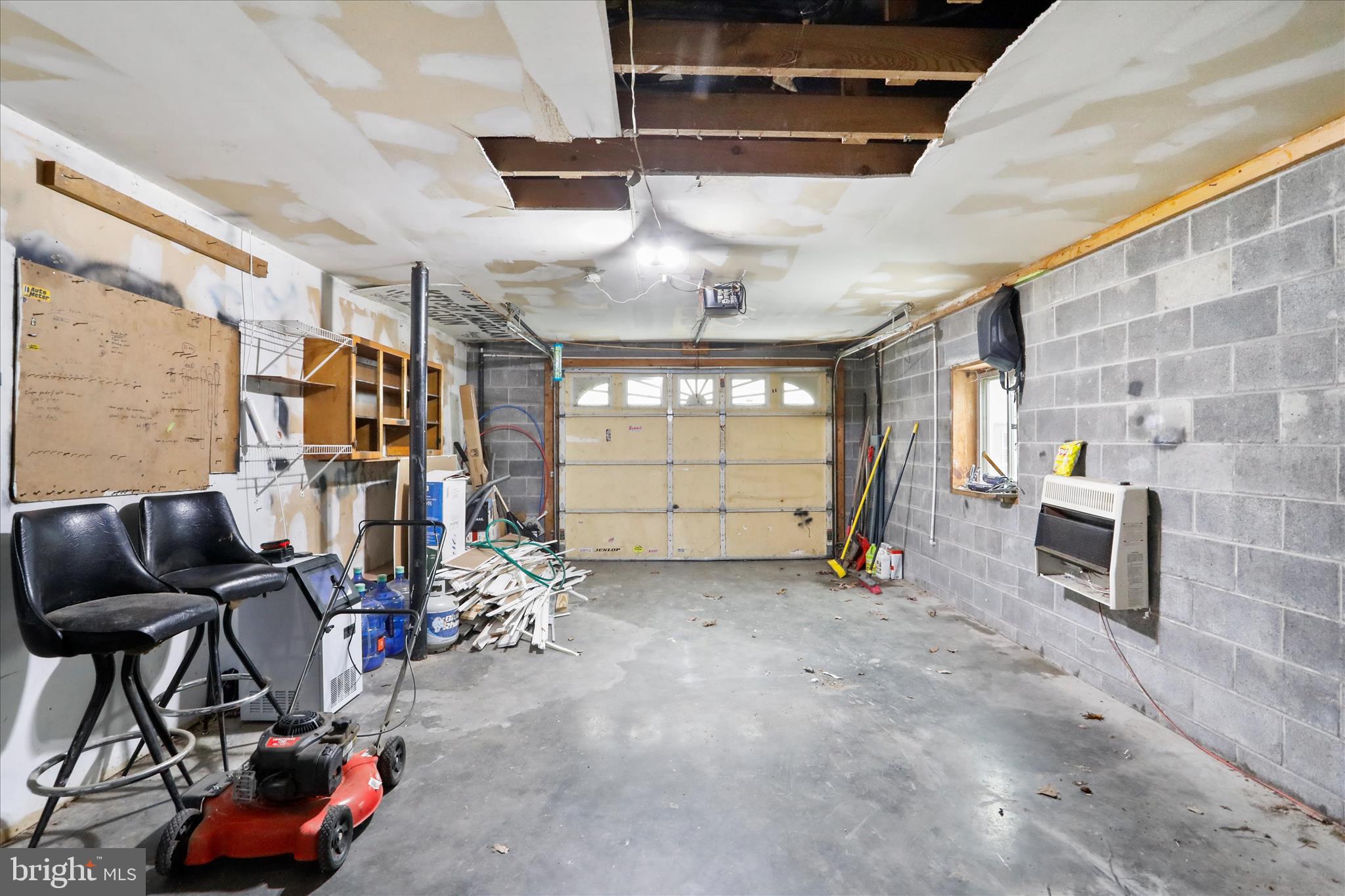 PINEPOINTE - Residential