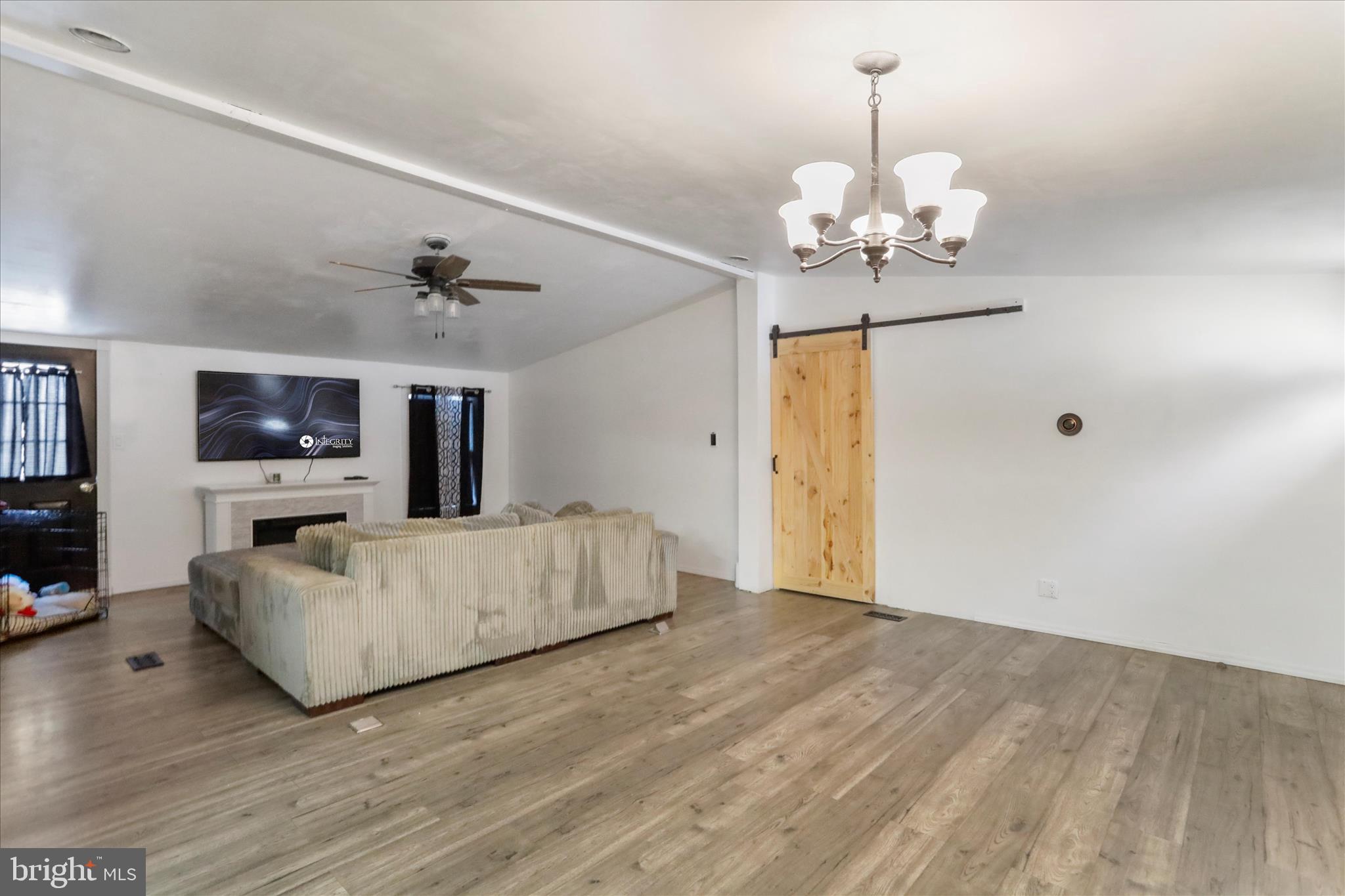 PINEPOINTE - Residential