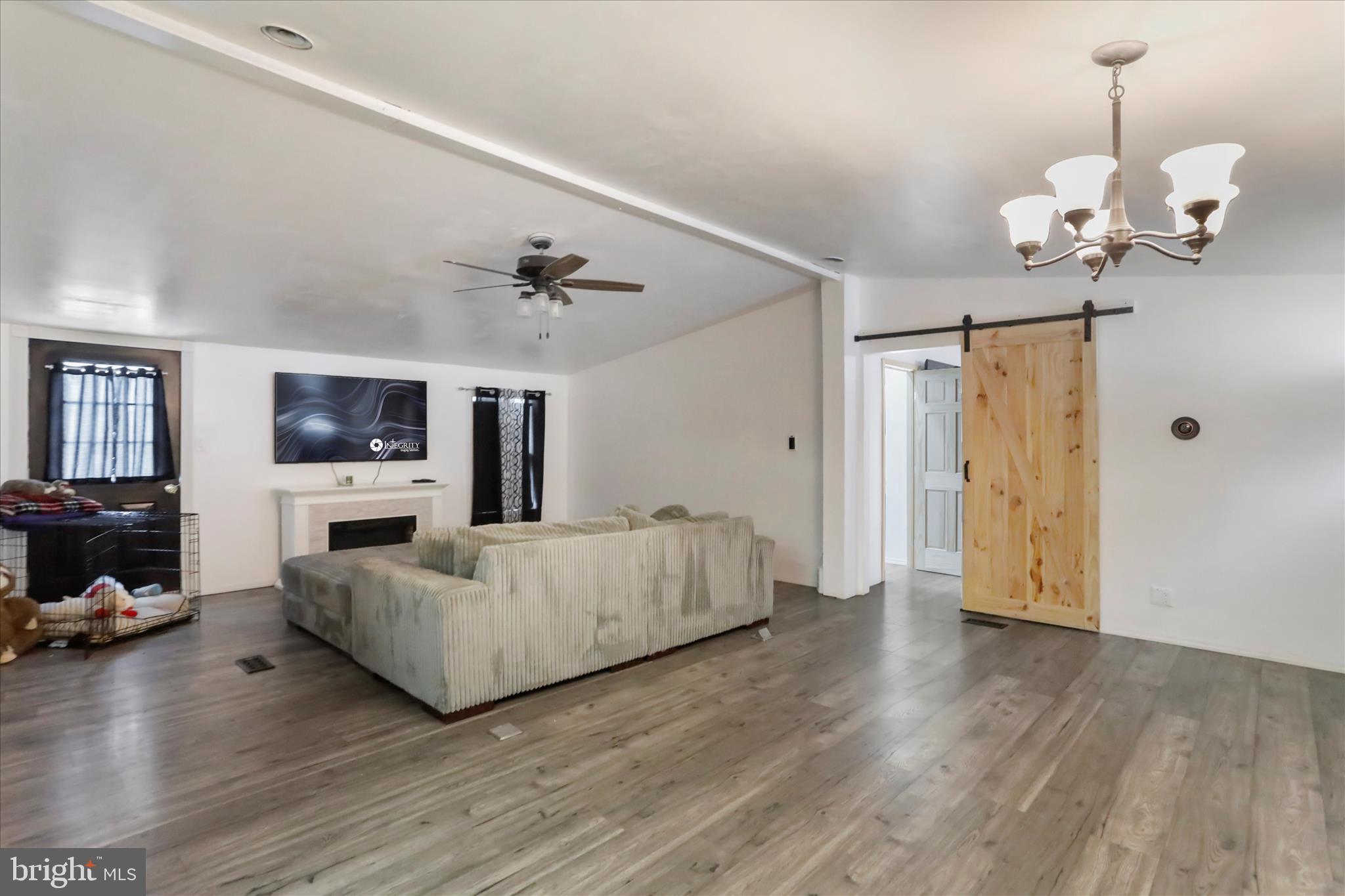 PINEPOINTE - Residential