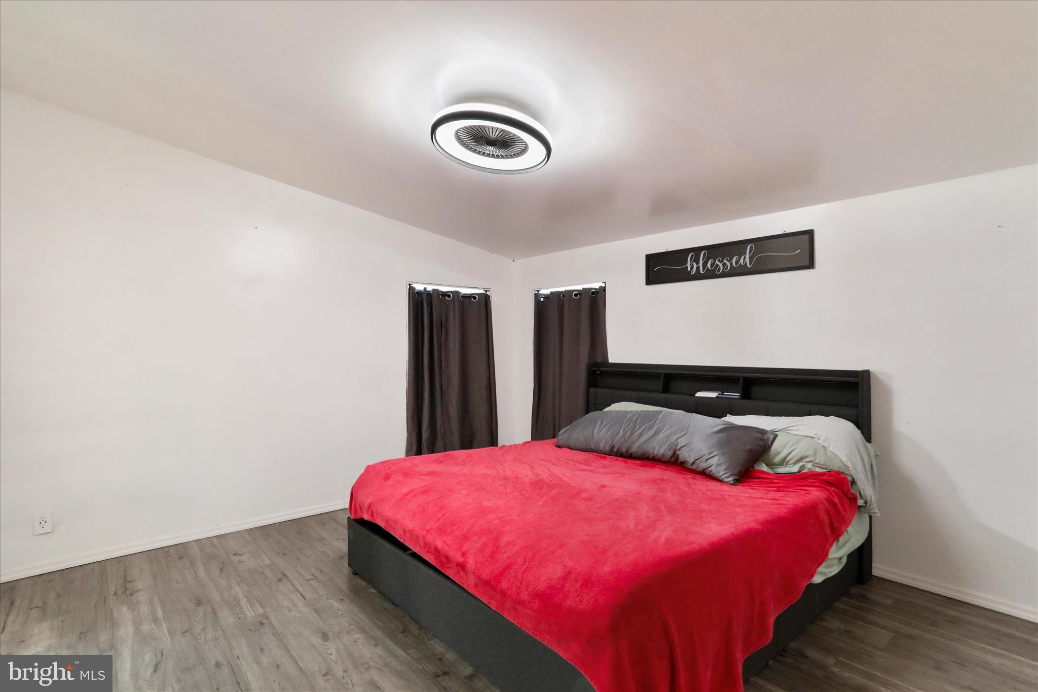 PINEPOINTE - Residential