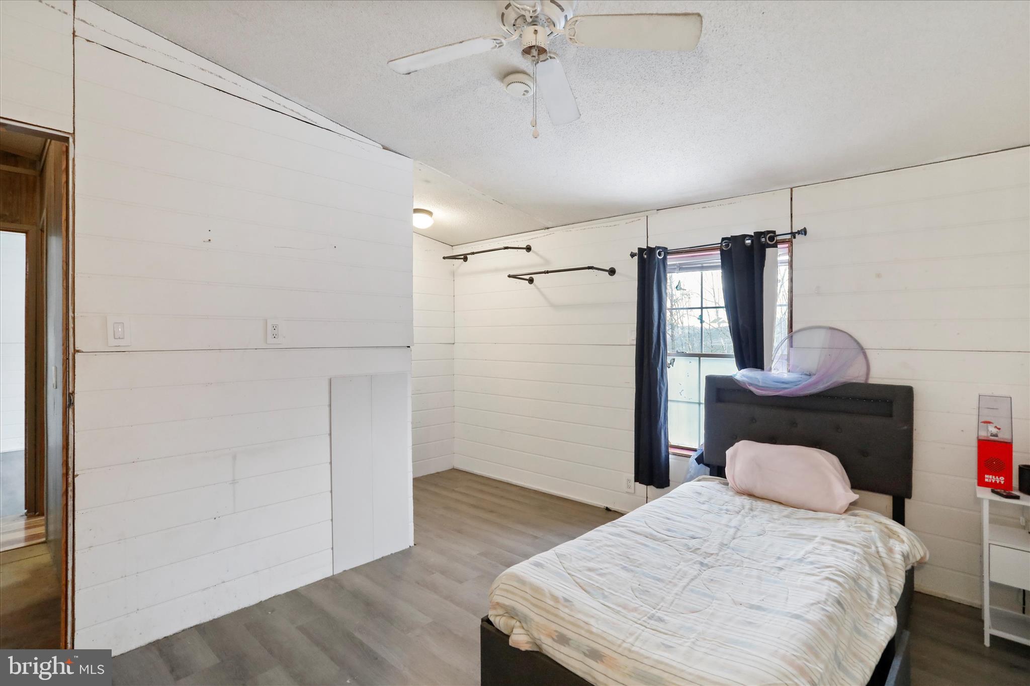 PINEPOINTE - Residential