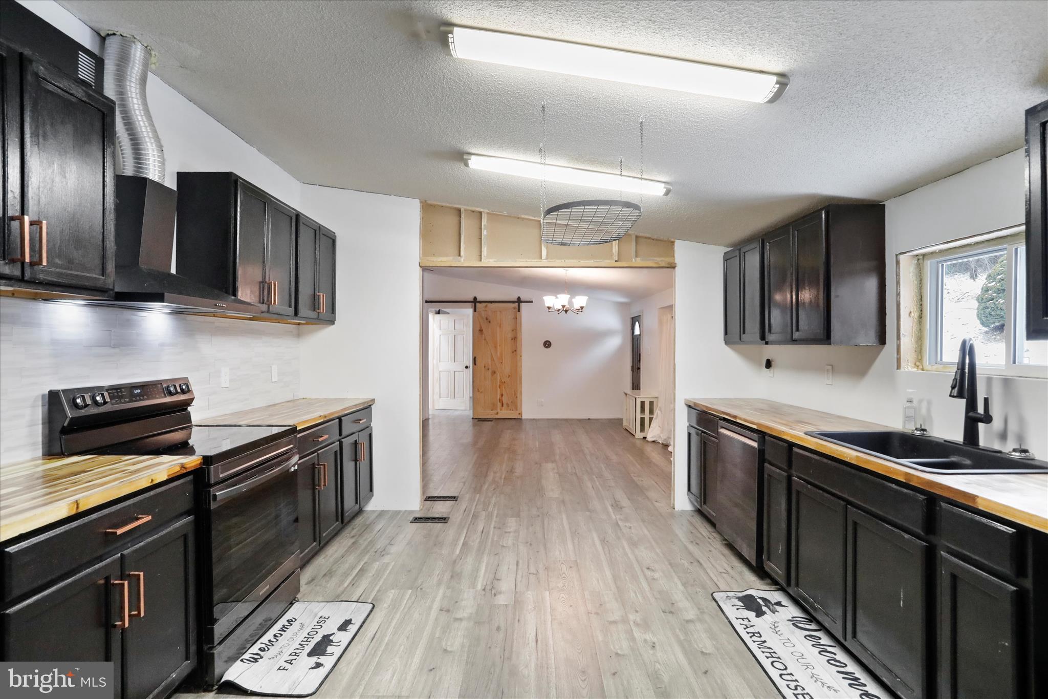 PINEPOINTE - Residential