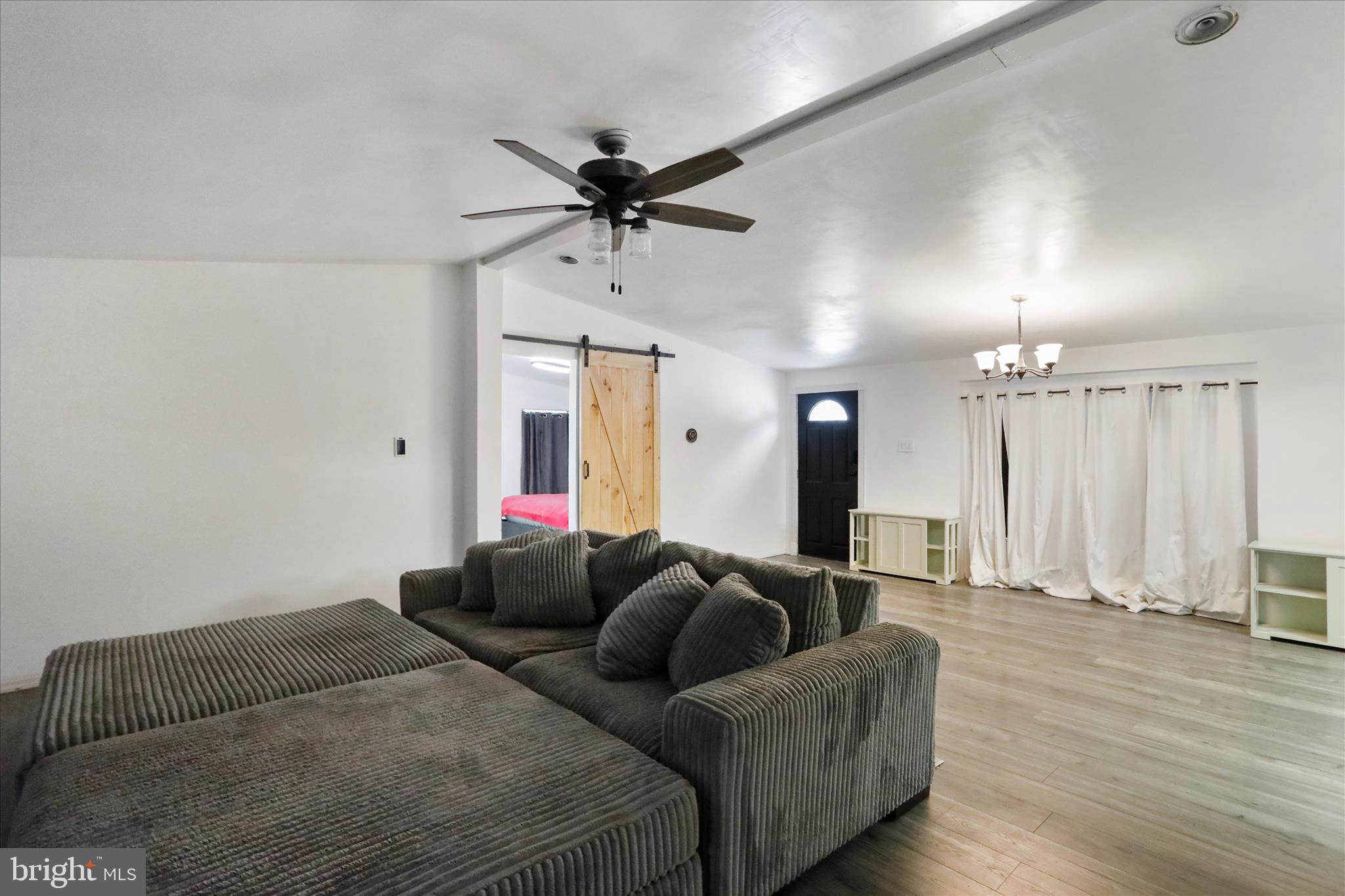 PINEPOINTE - Residential