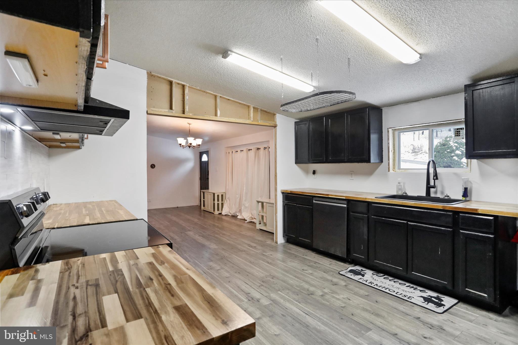 PINEPOINTE - Residential