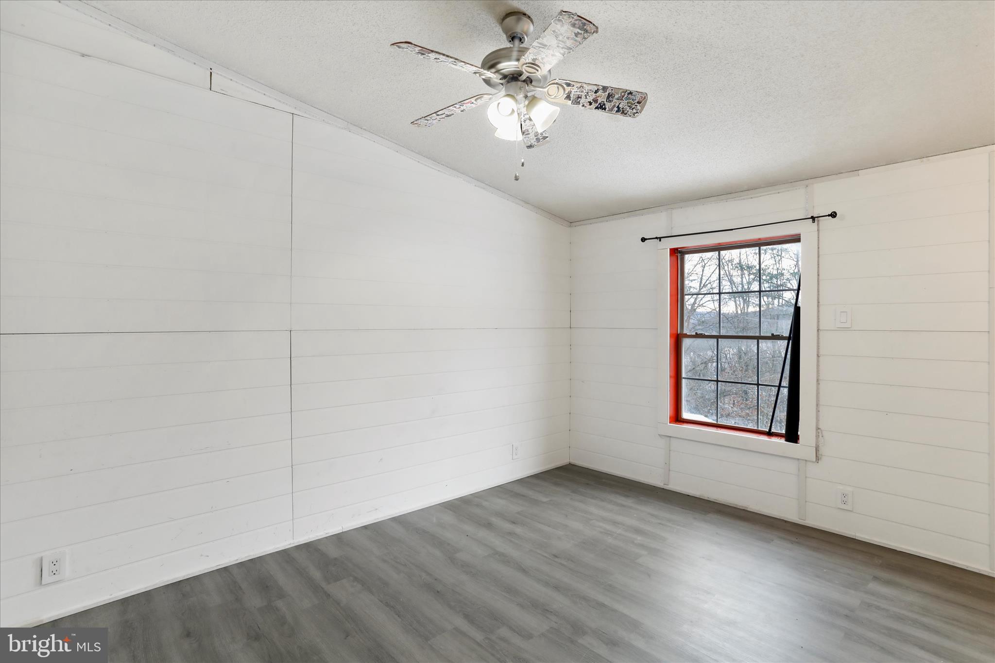 PINEPOINTE - Residential