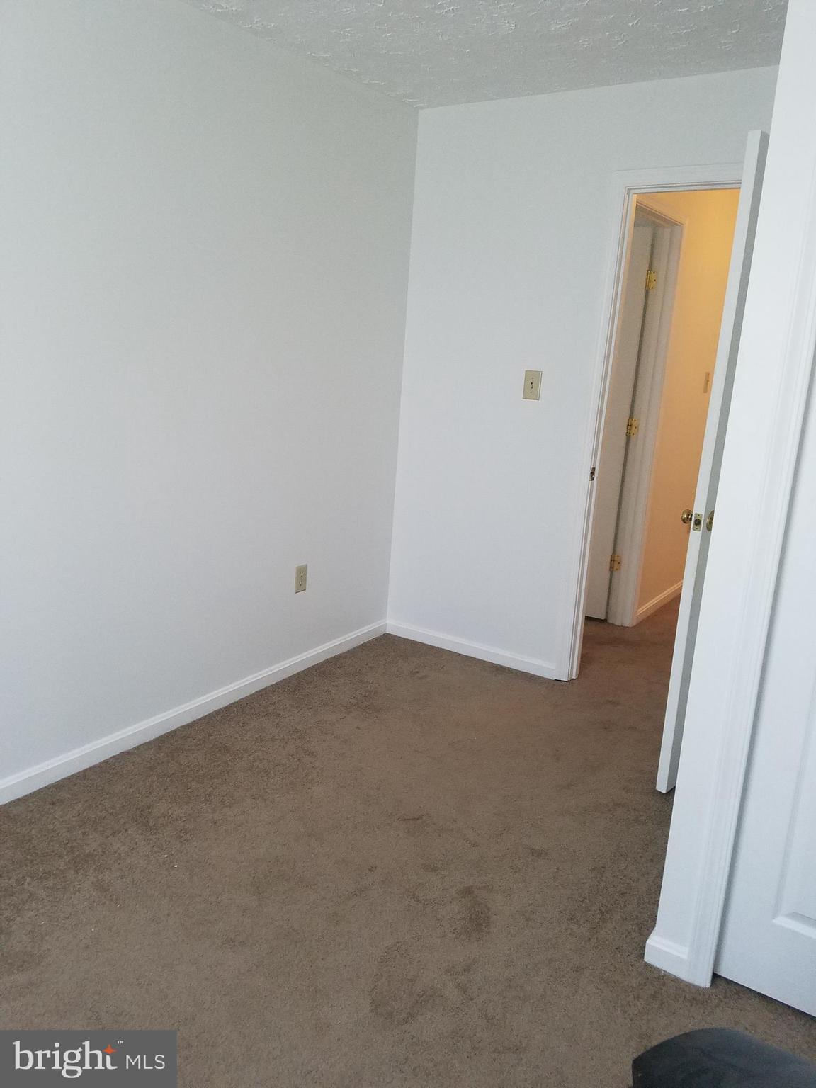 ST CHARLES SUB - HAMPSHIRE - Residential Lease