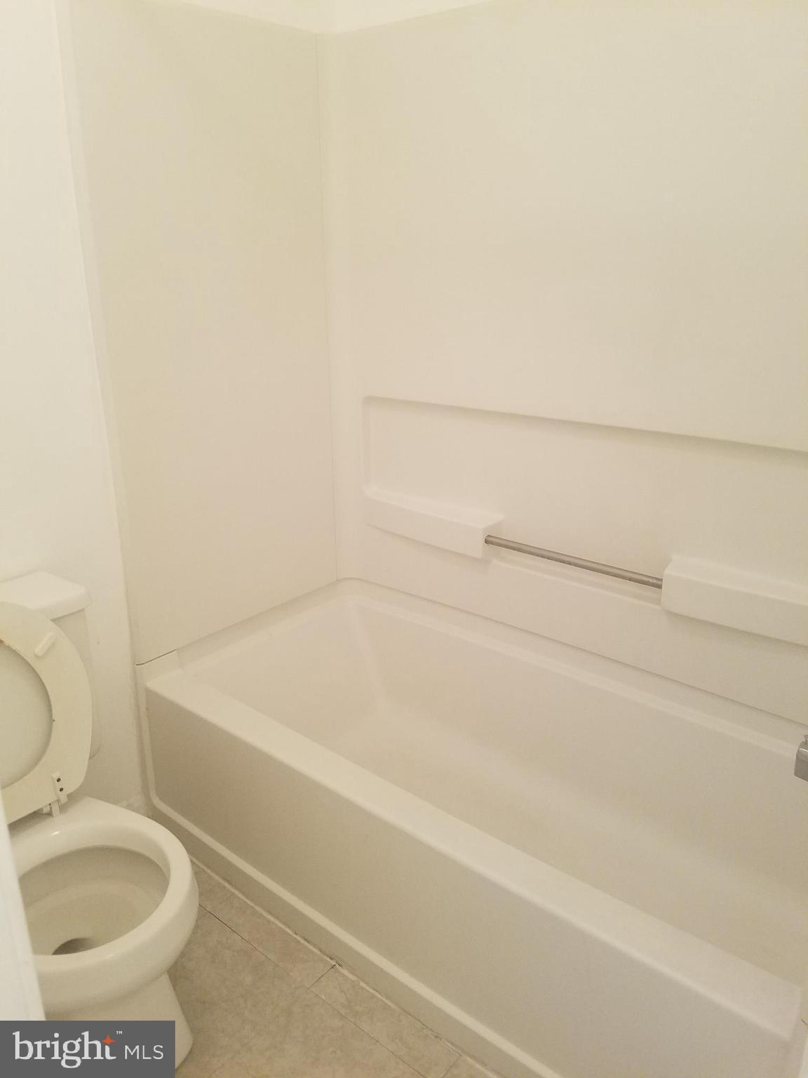 ST CHARLES SUB - HAMPSHIRE - Residential Lease