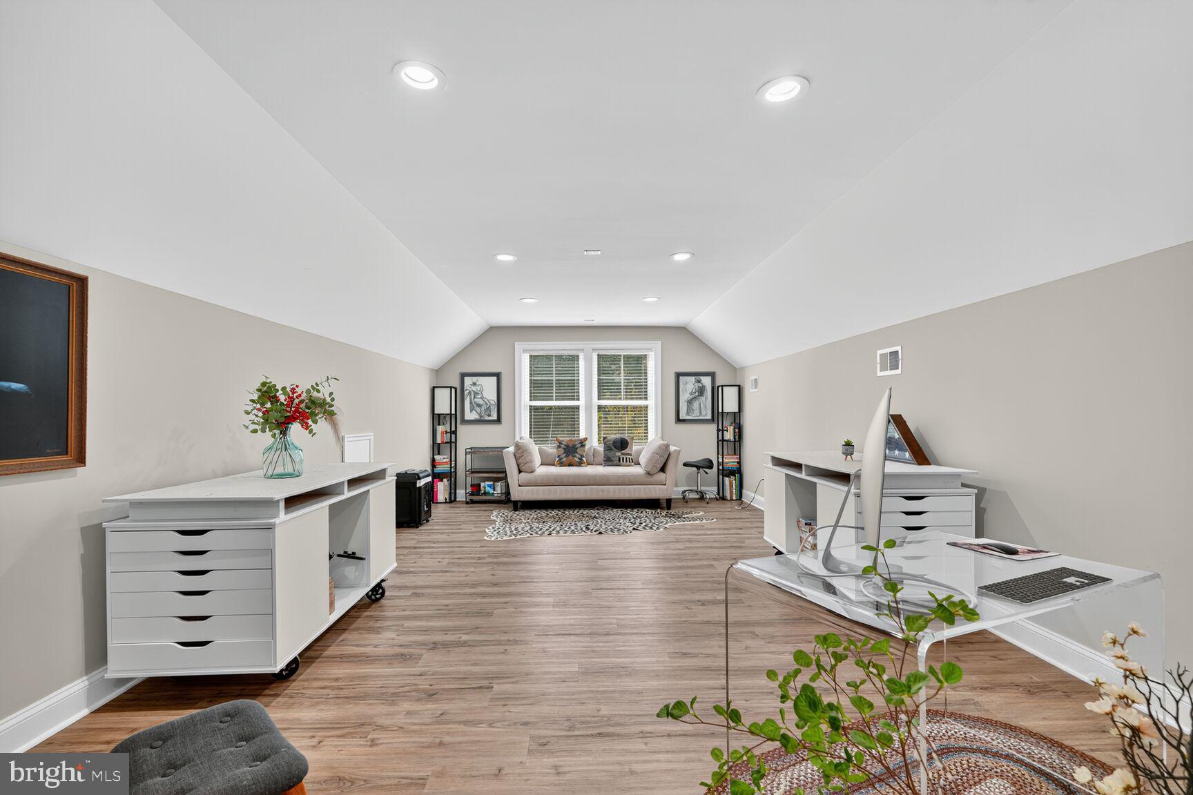 GREENWAY DOWNS - Residential