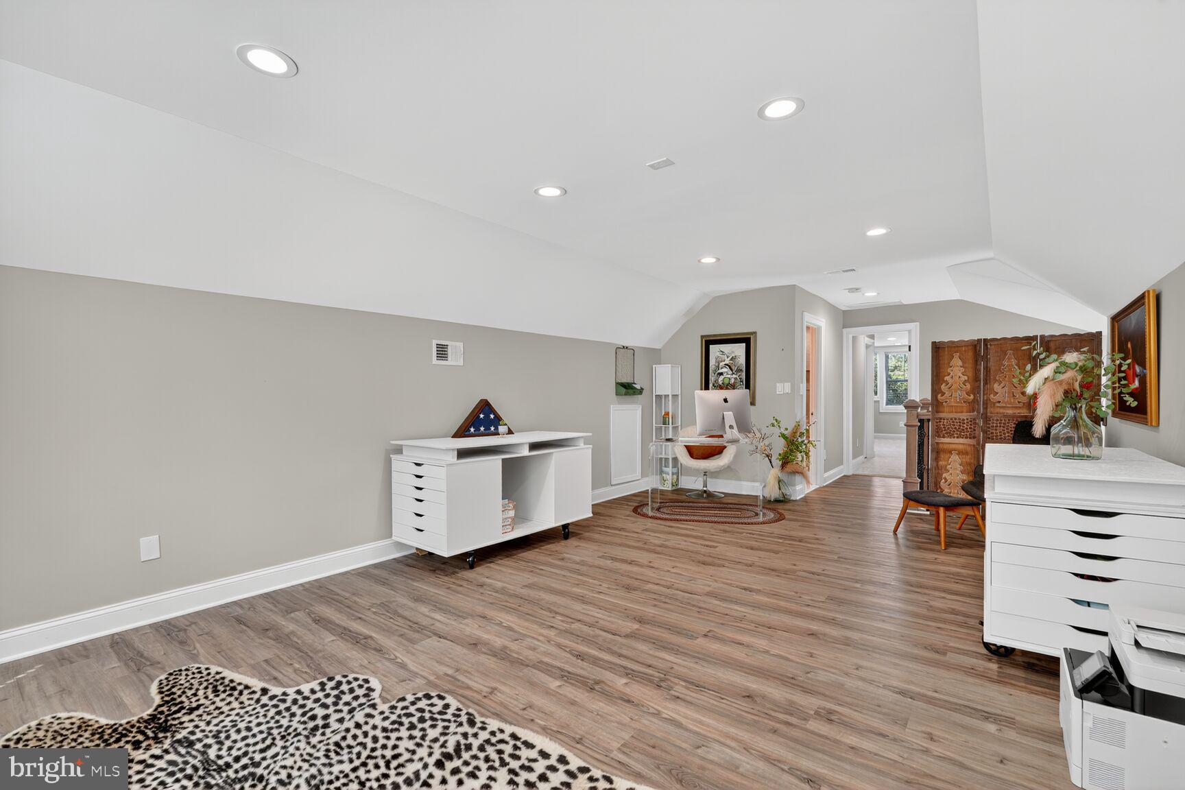 GREENWAY DOWNS - Residential