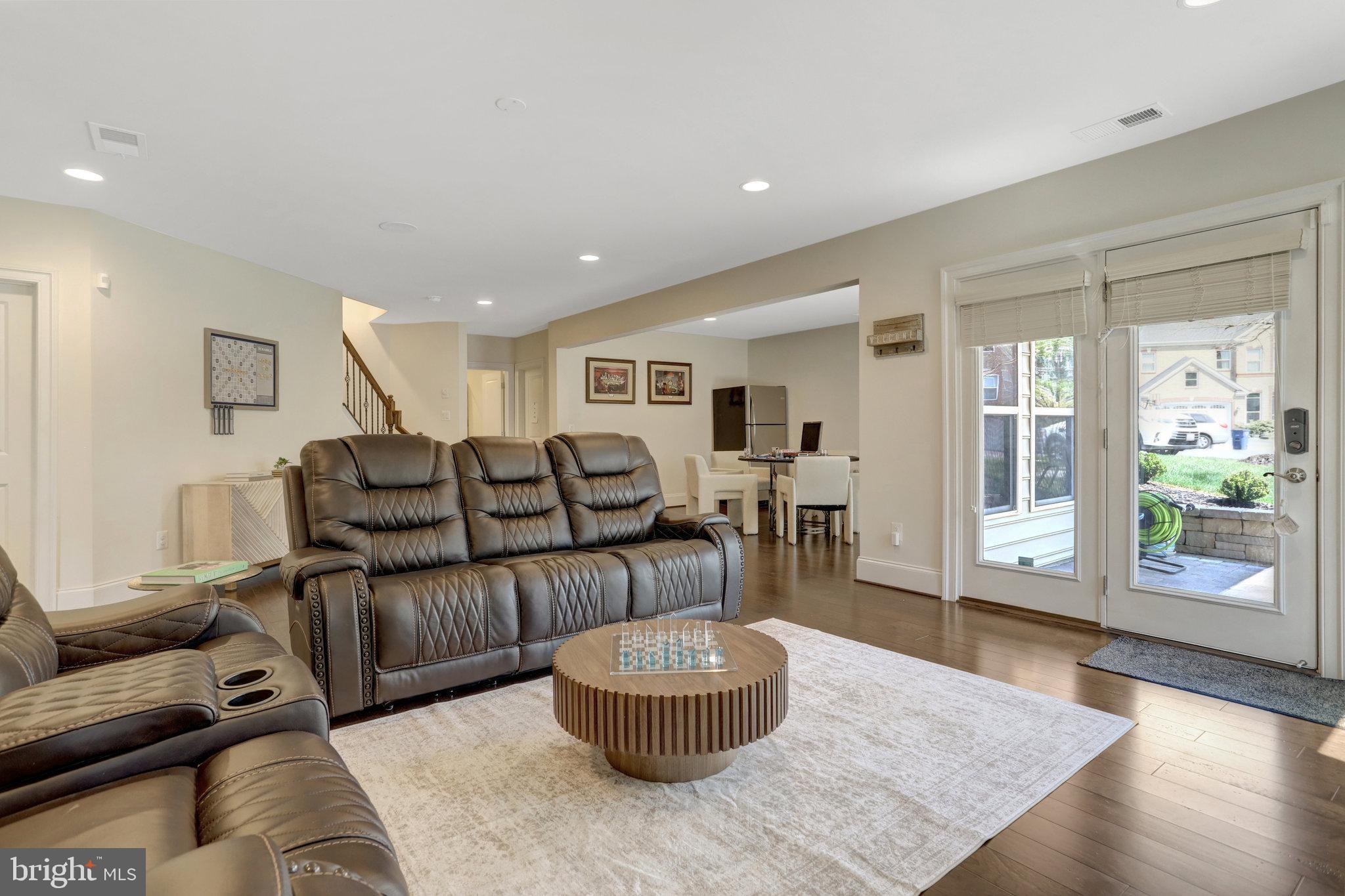 PARK POINTE - Residential