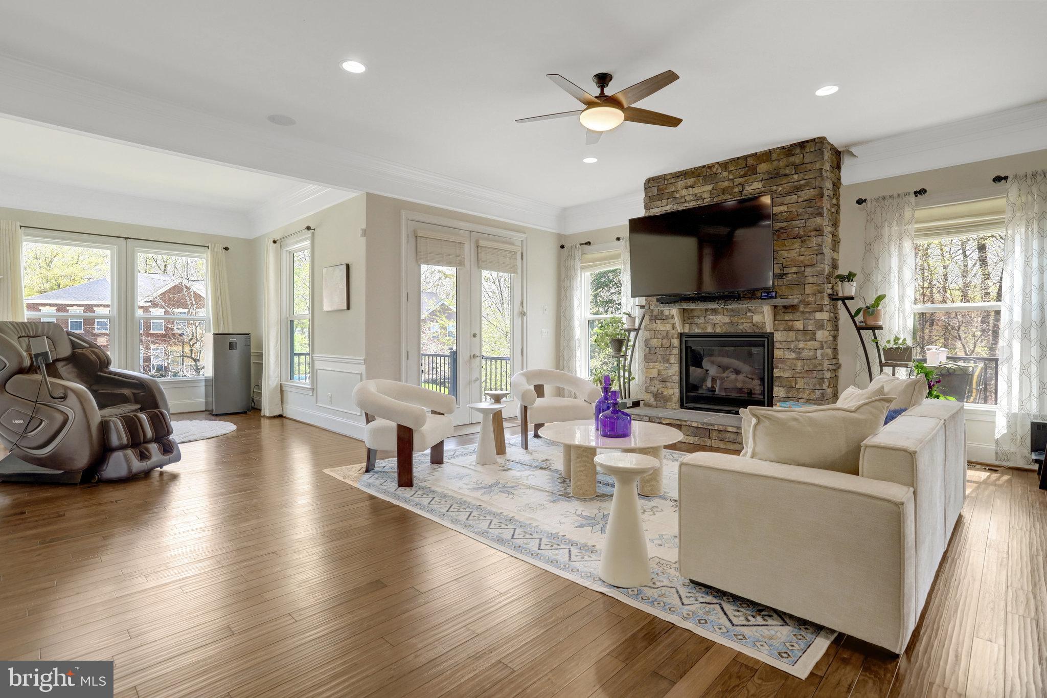 PARK POINTE - Residential