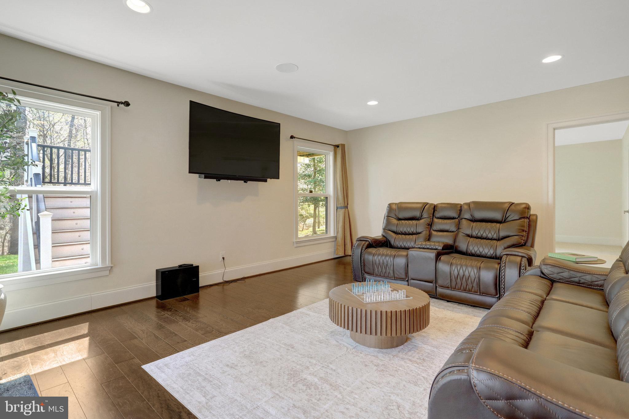 PARK POINTE - Residential