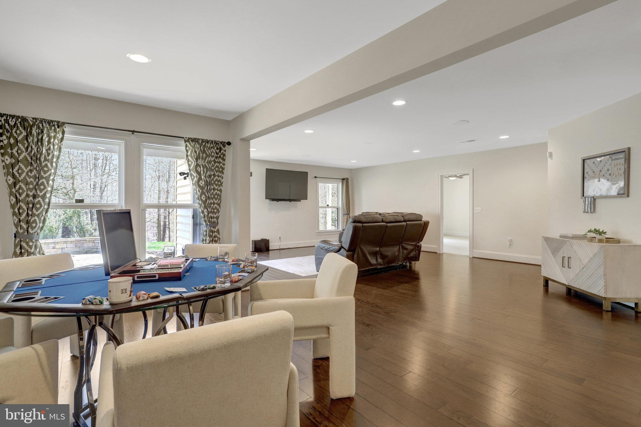 PARK POINTE - Residential