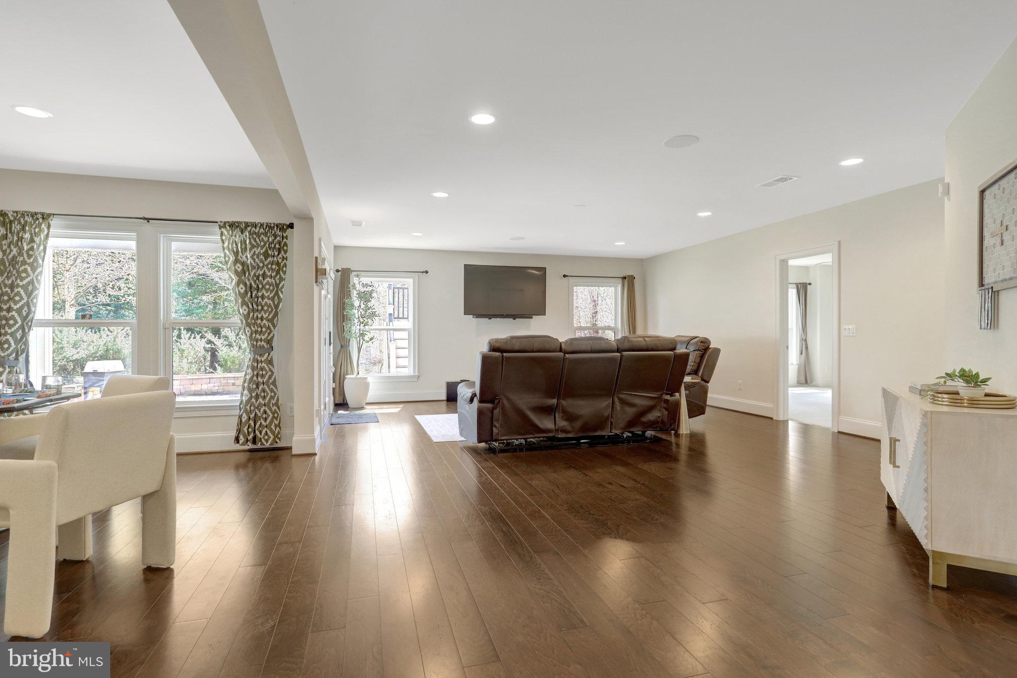 PARK POINTE - Residential