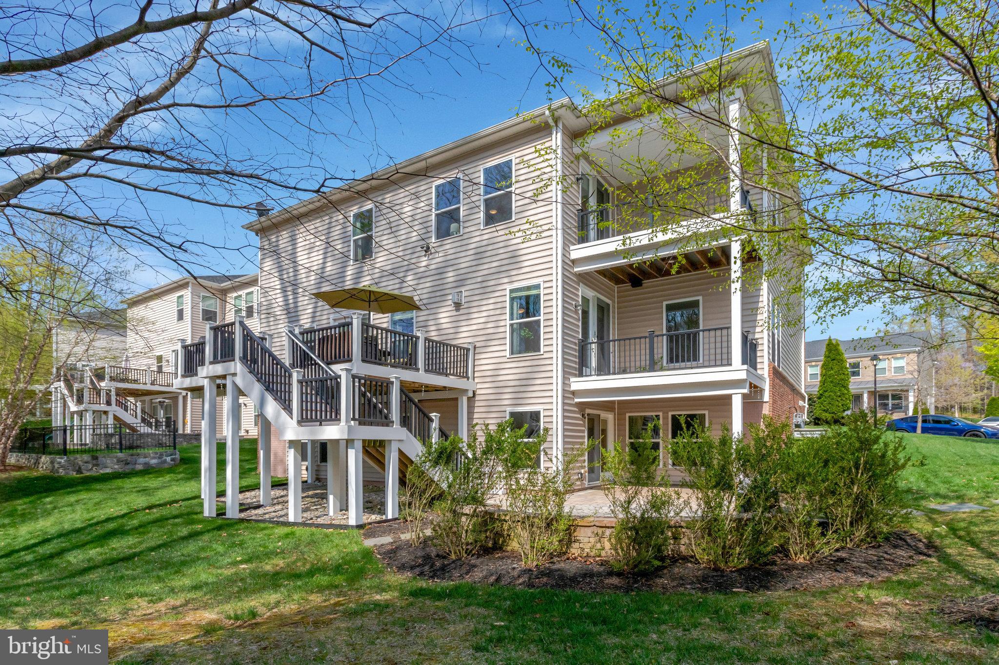 PARK POINTE - Residential