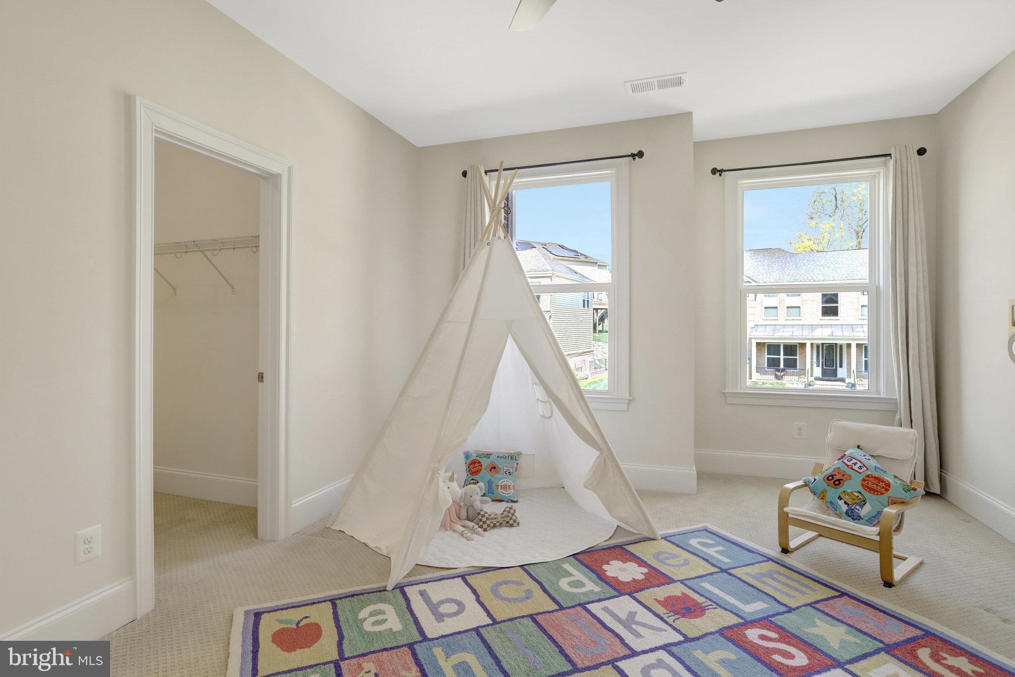 PARK POINTE - Residential