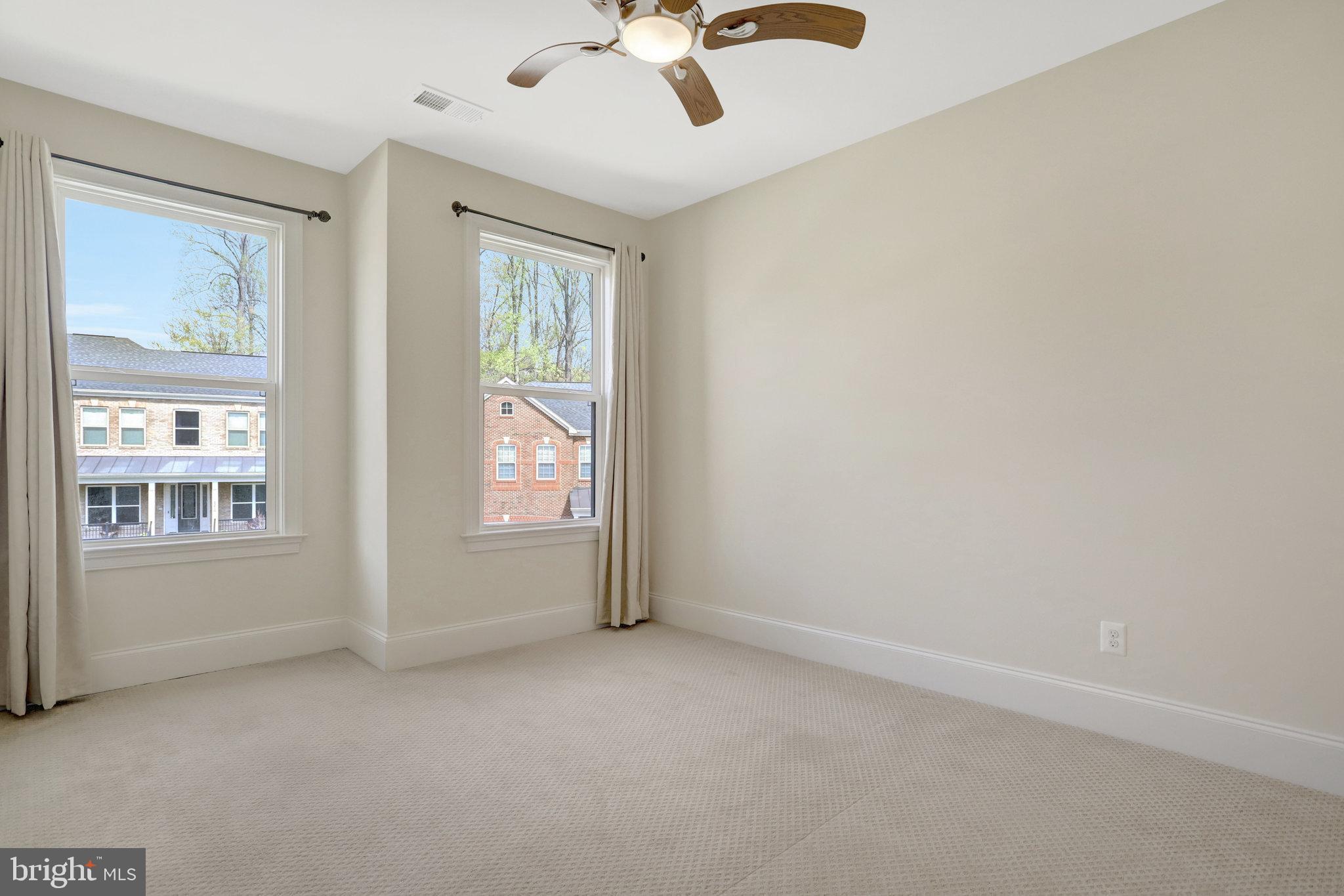 PARK POINTE - Residential