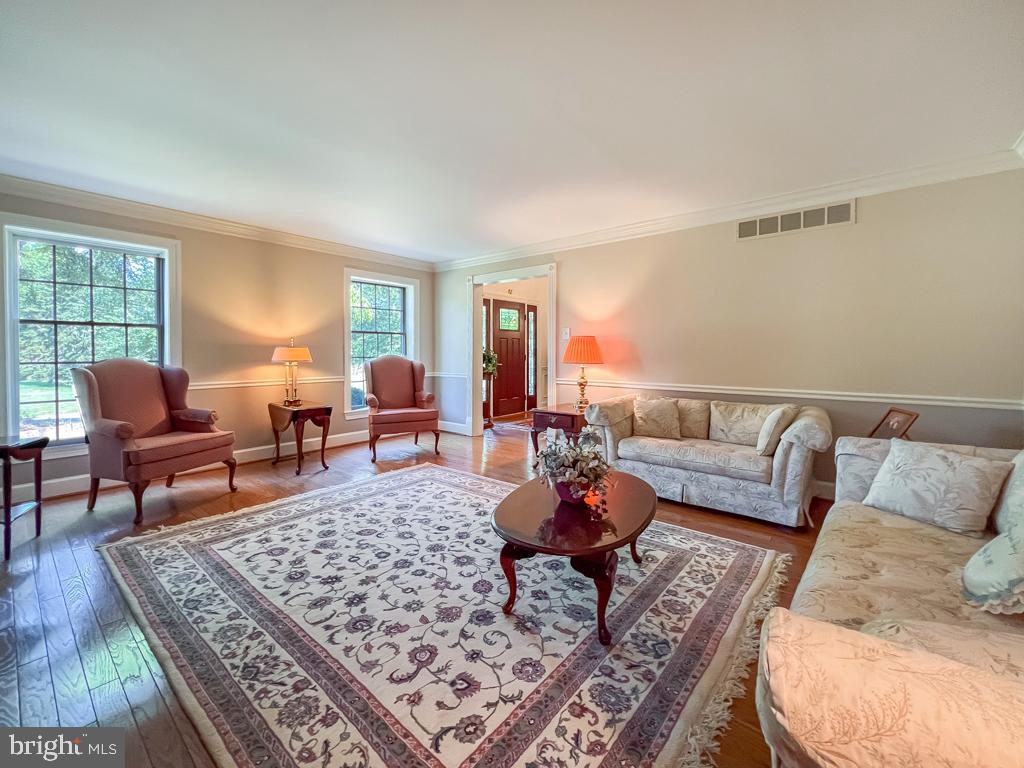 NORWALK - Residential