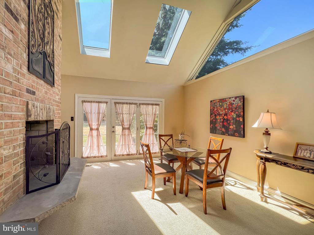 NORWALK - Residential