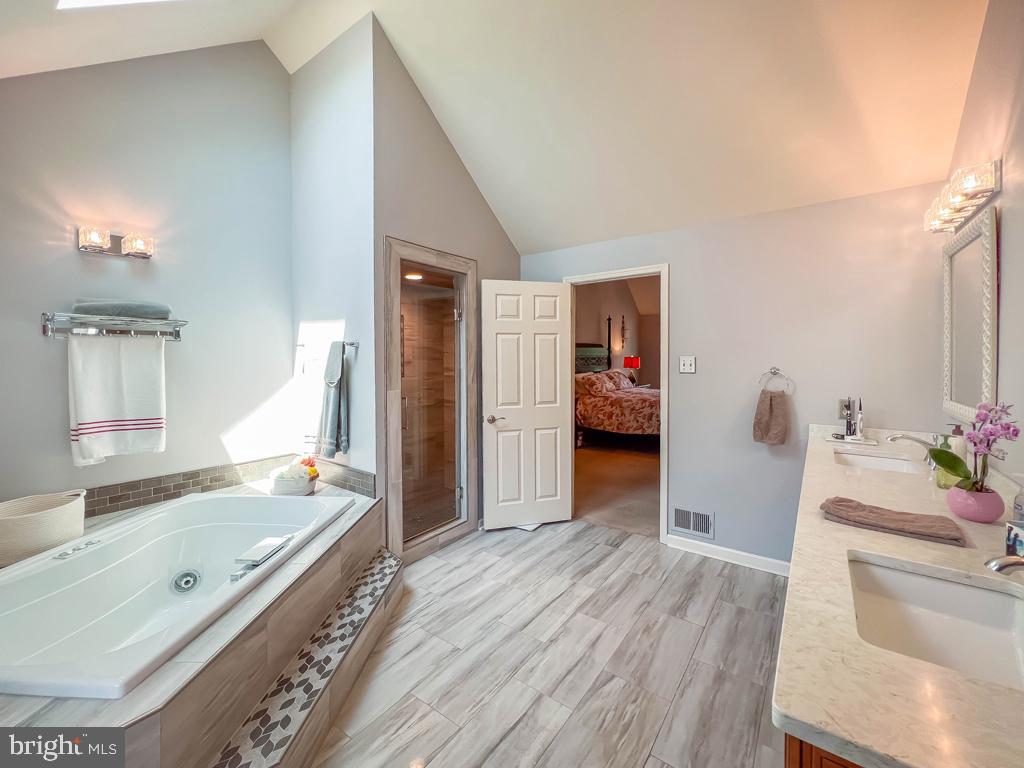 NORWALK - Residential